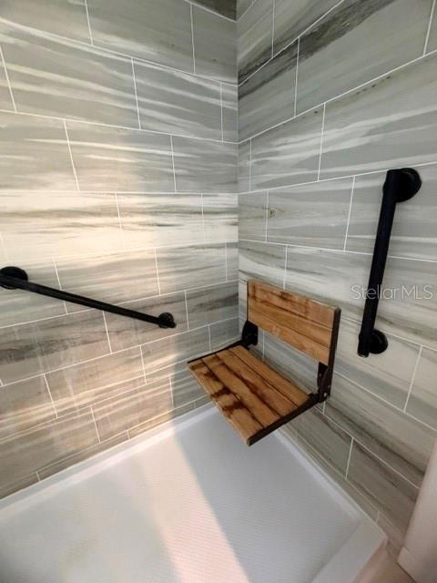 7910 ILEX DR — photo 9