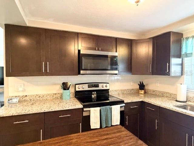 7910 ILEX DR — photo 23