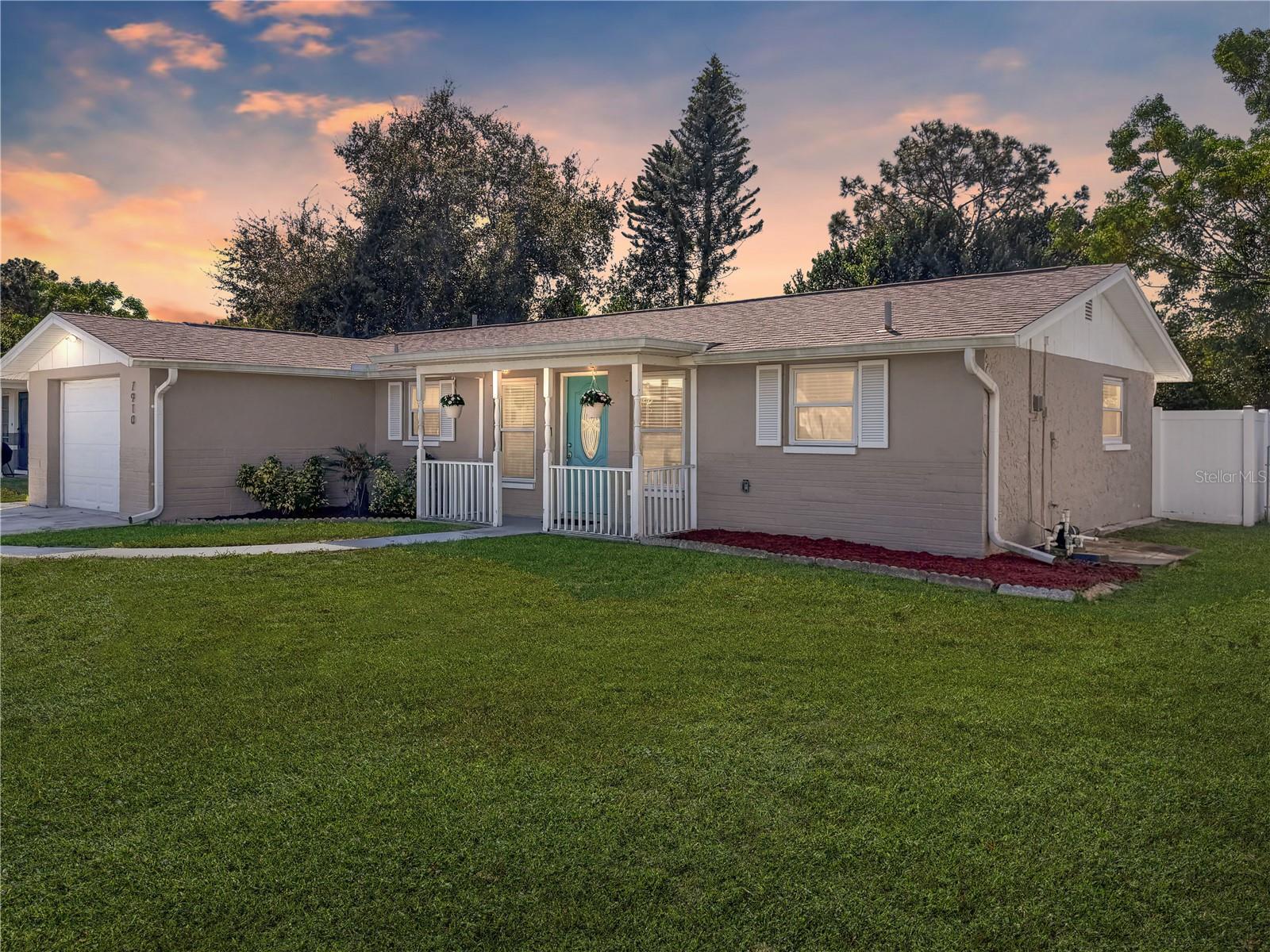 7910 ILEX DR — photo 3