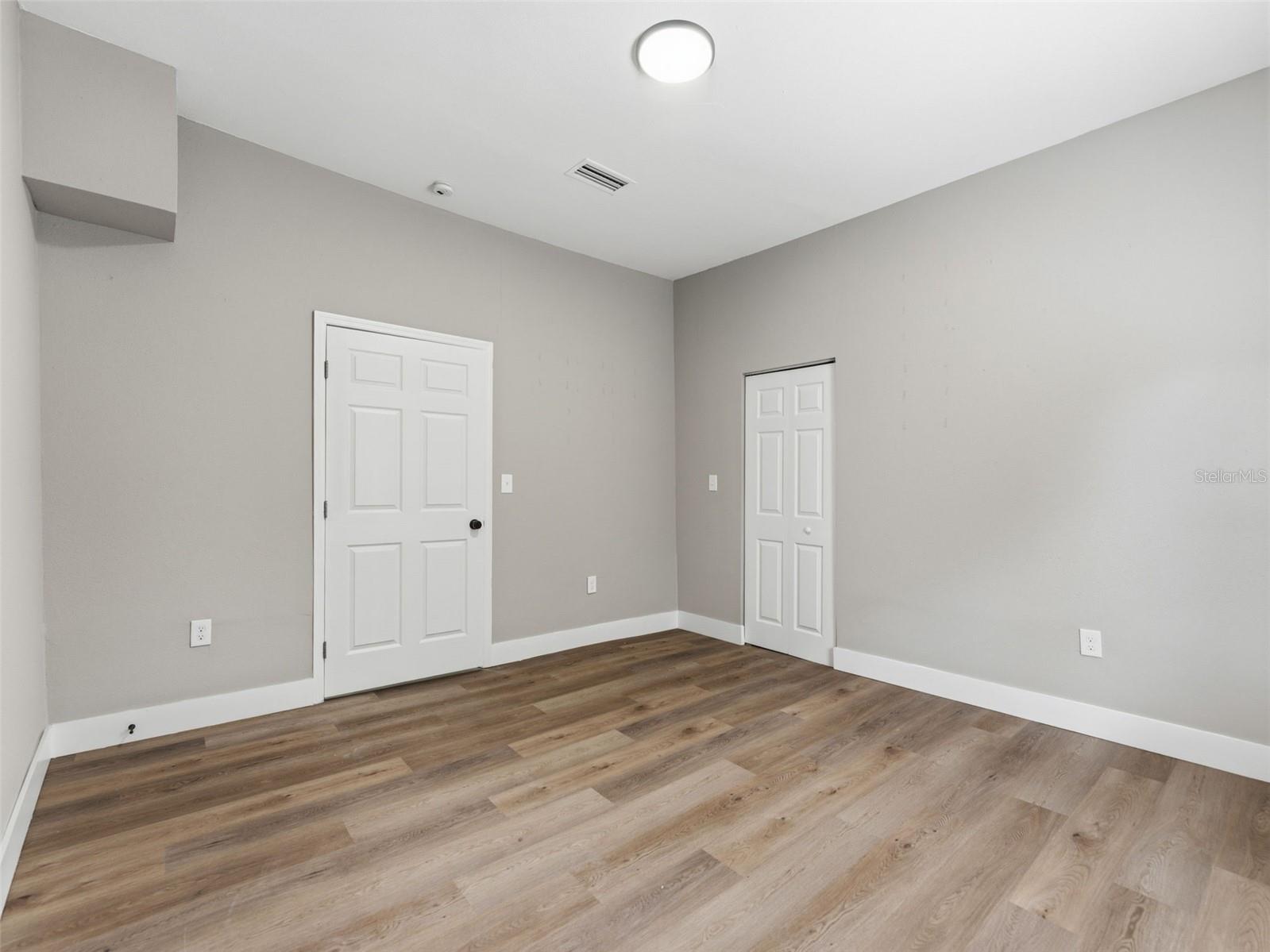 1740 W CHERRY ST — photo 20