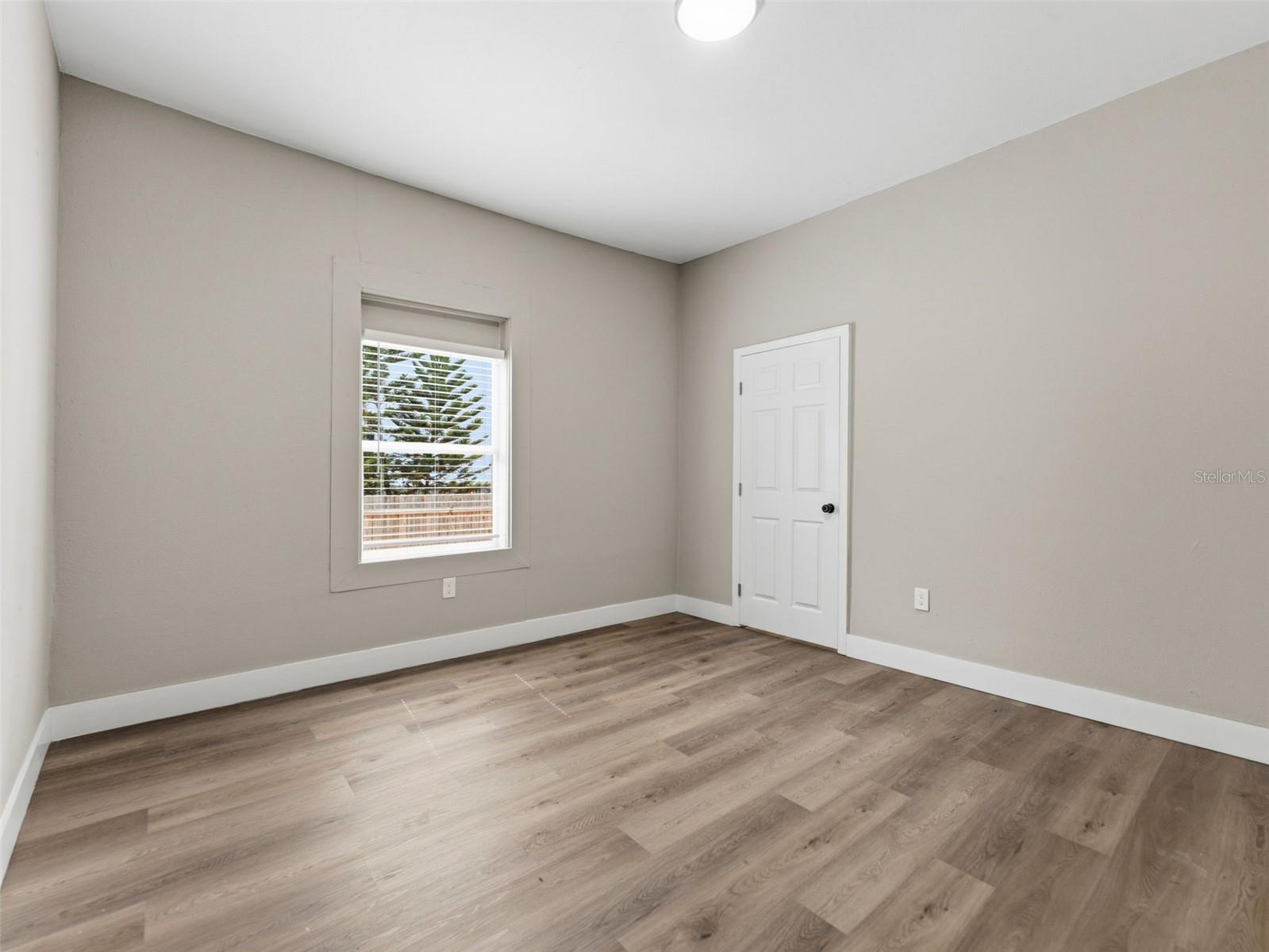 1740 W CHERRY ST — photo 19