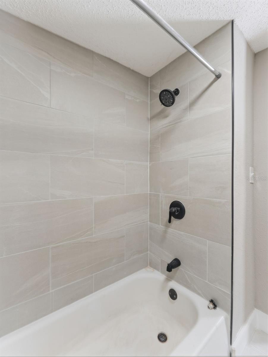 1740 W CHERRY ST — photo 21