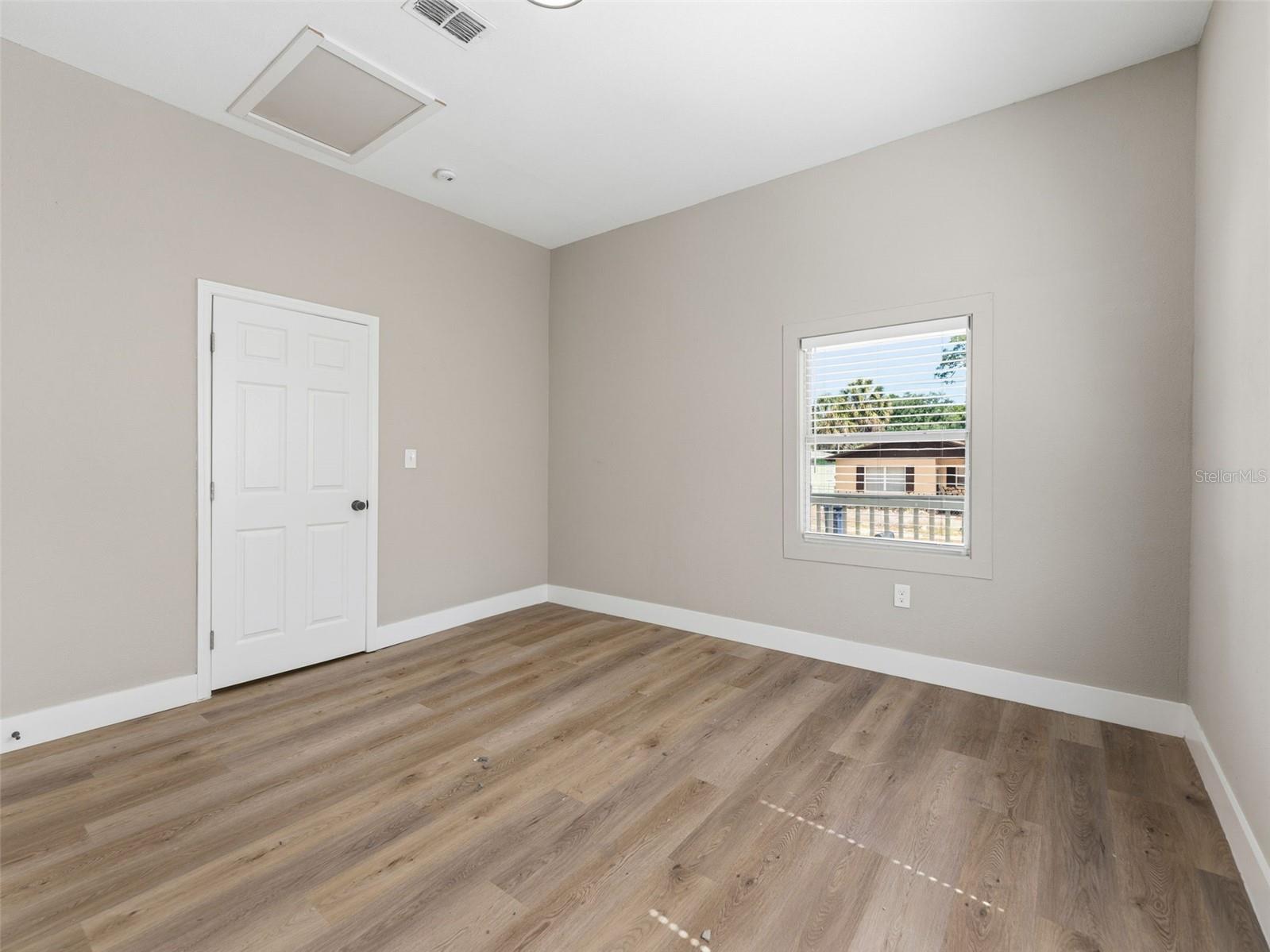 1740 W CHERRY ST — photo 14