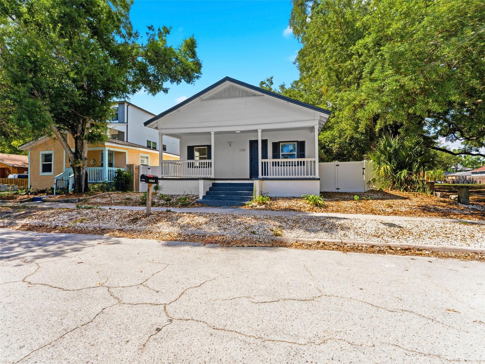 1740 W CHERRY ST — photo 2
