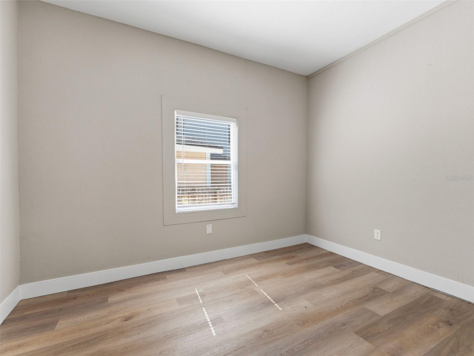 1740 W CHERRY ST — photo 15