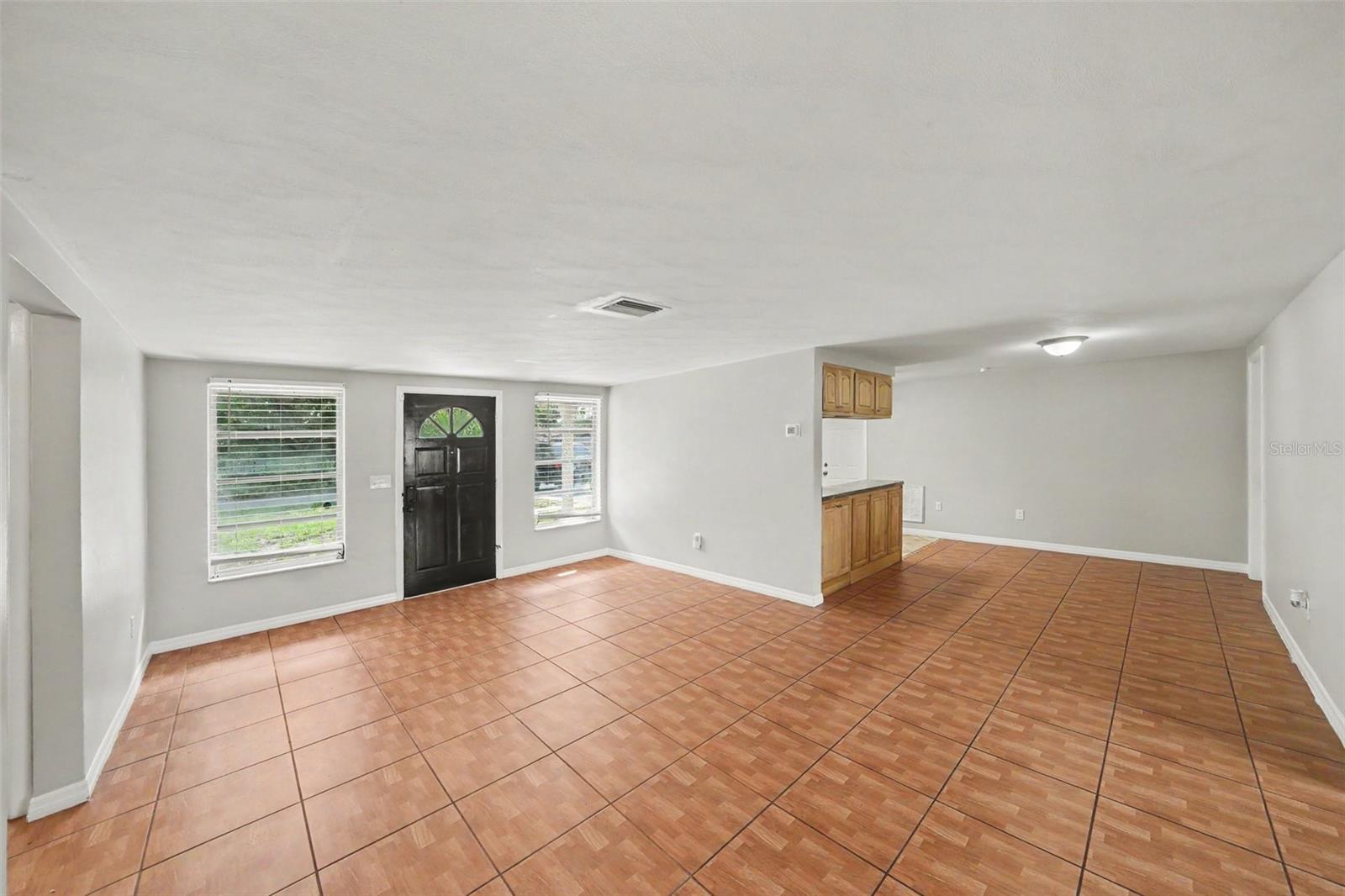 10933 STAMFORD DR — photo 5
