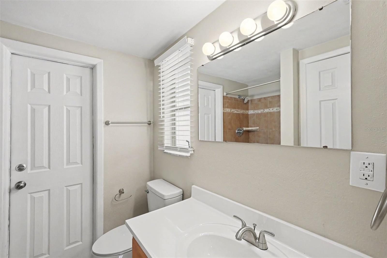 10933 STAMFORD DR — photo 16