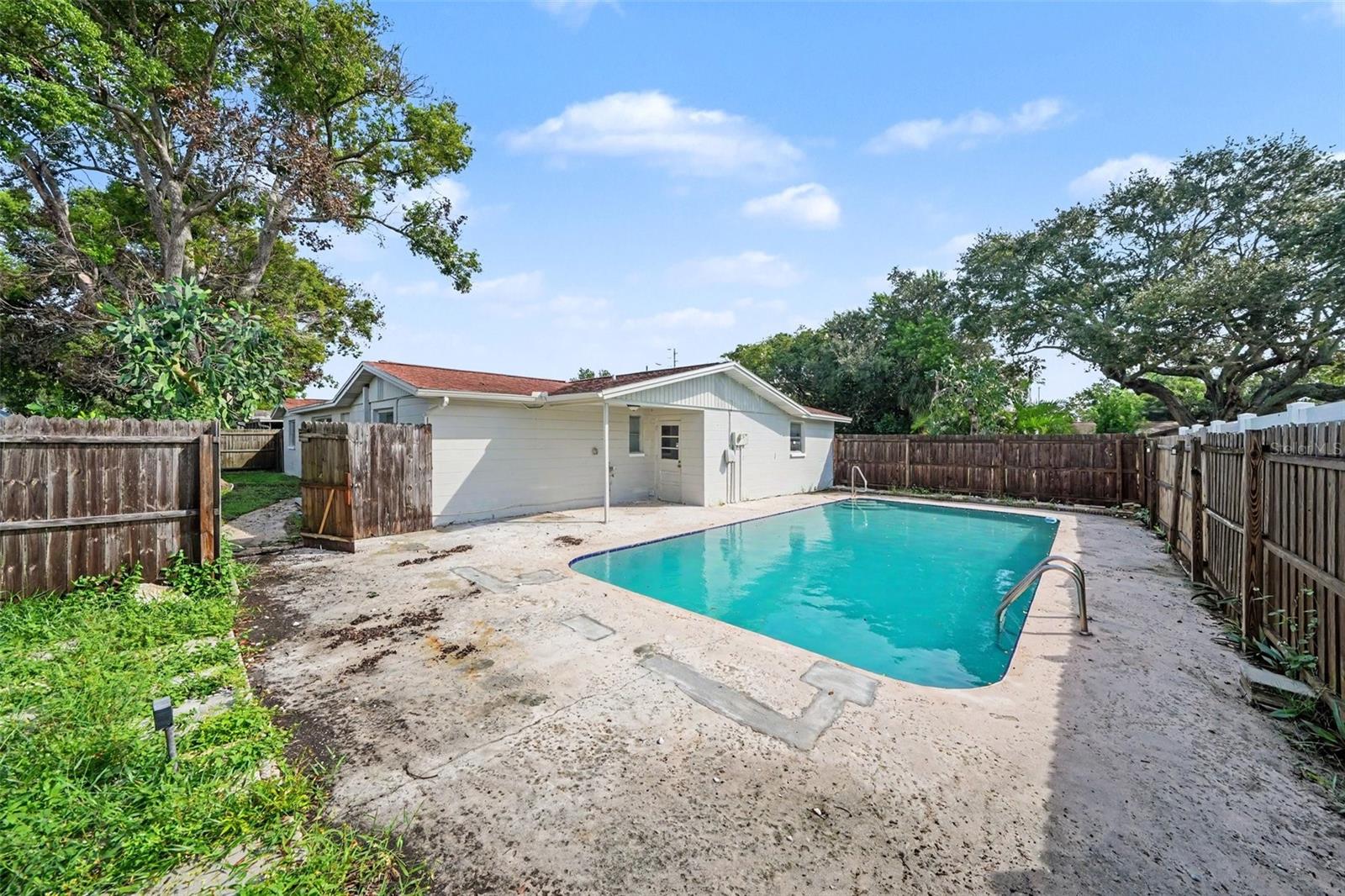 10933 STAMFORD DR — photo 19