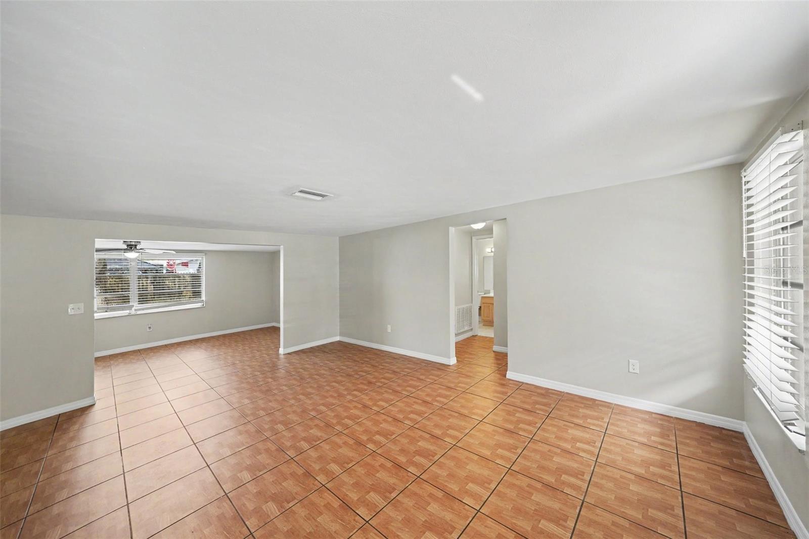 10933 STAMFORD DR — photo 7