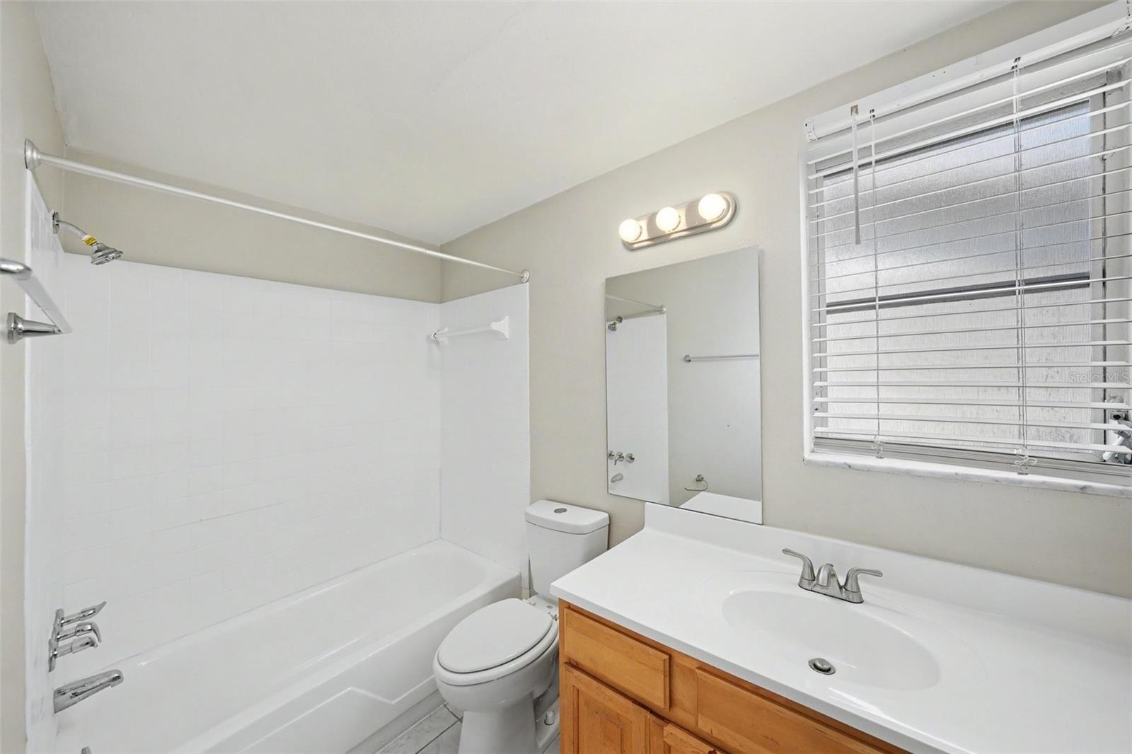 10933 STAMFORD DR — photo 17