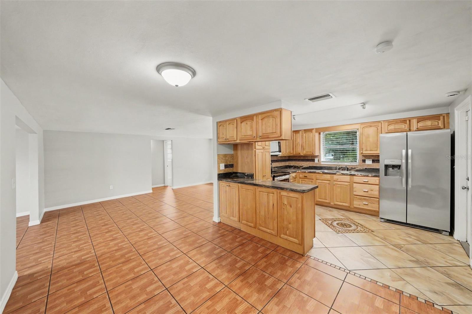10933 STAMFORD DR — photo 8