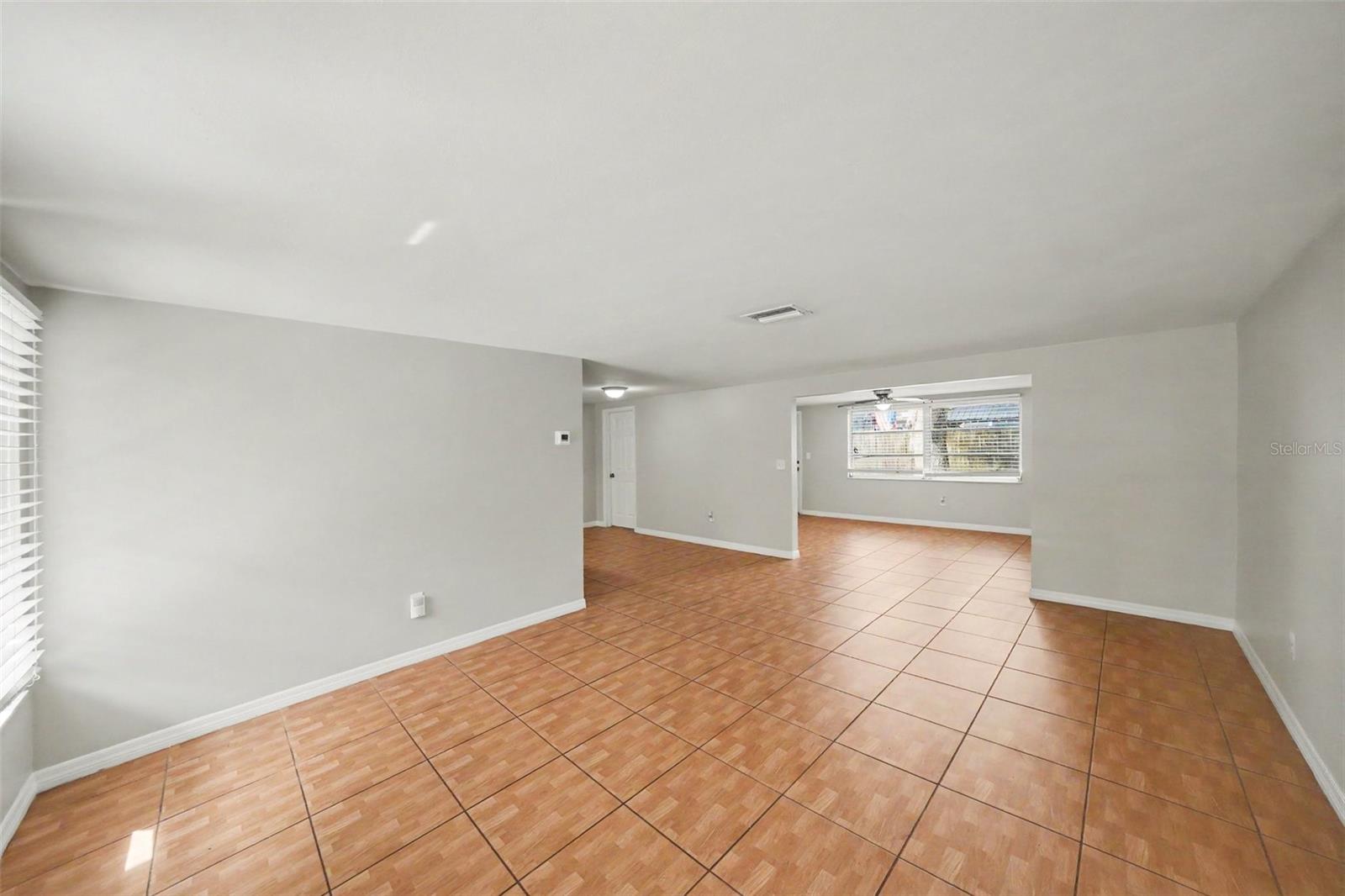 10933 STAMFORD DR — photo 6