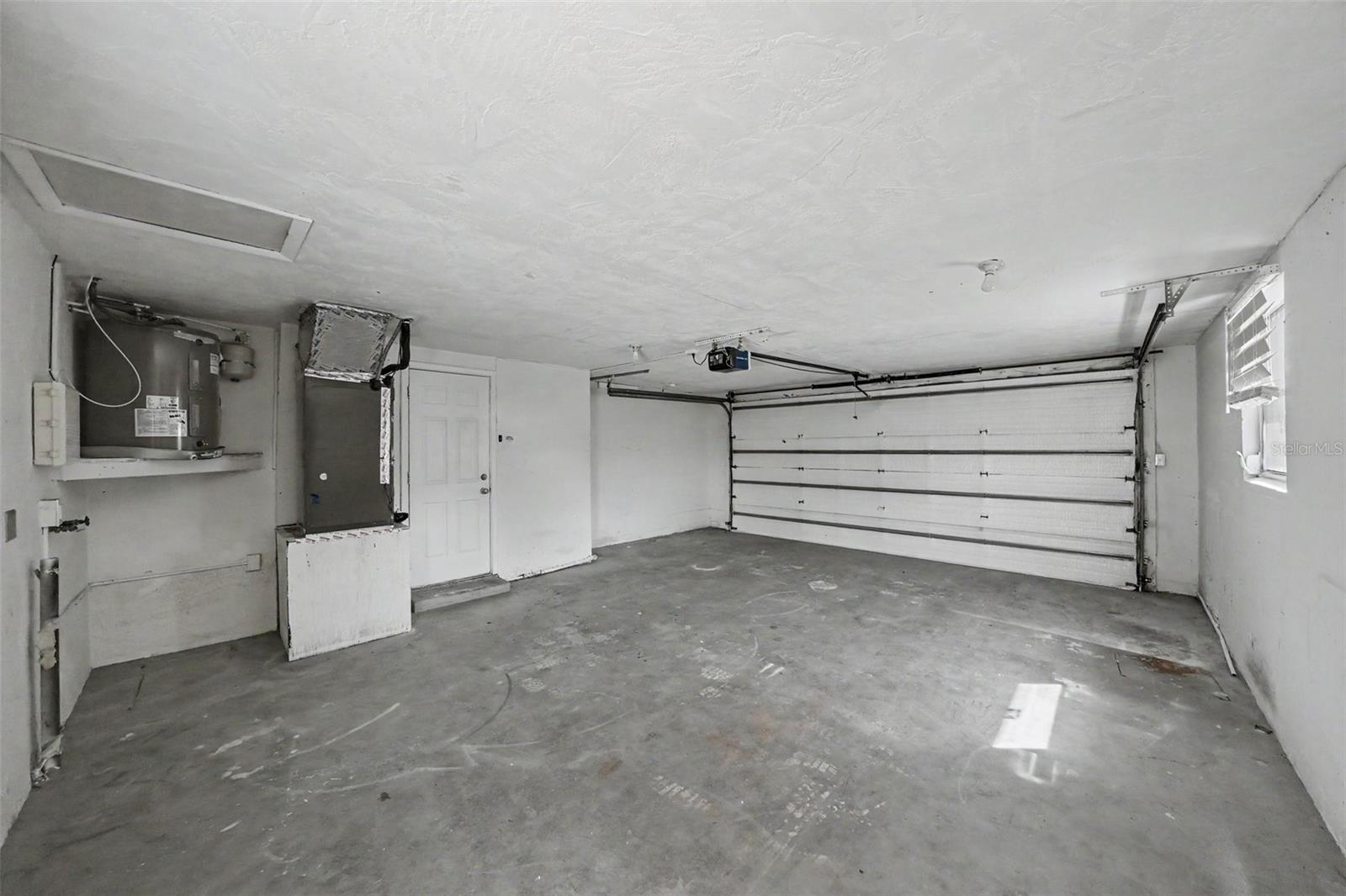 10933 STAMFORD DR — photo 18