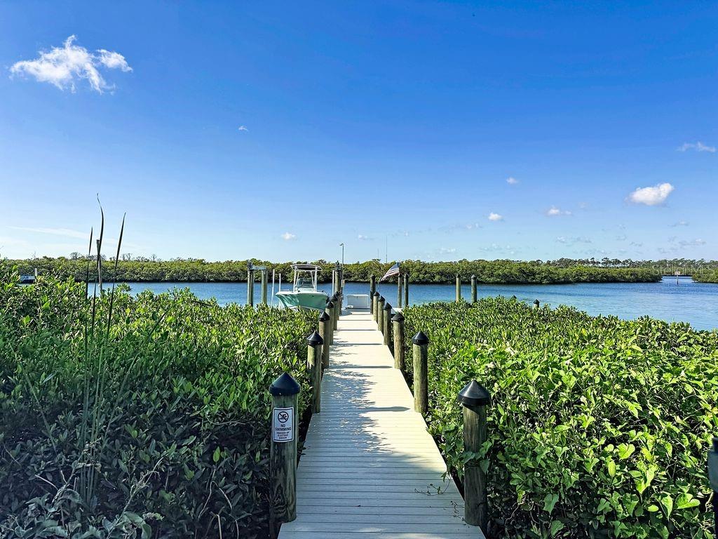 Home in BRADENTON — photo 8