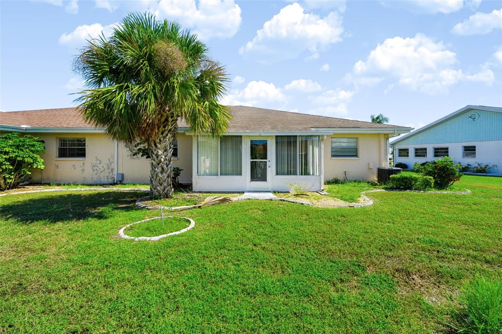 303 GREEN MANOR DR — photo 37