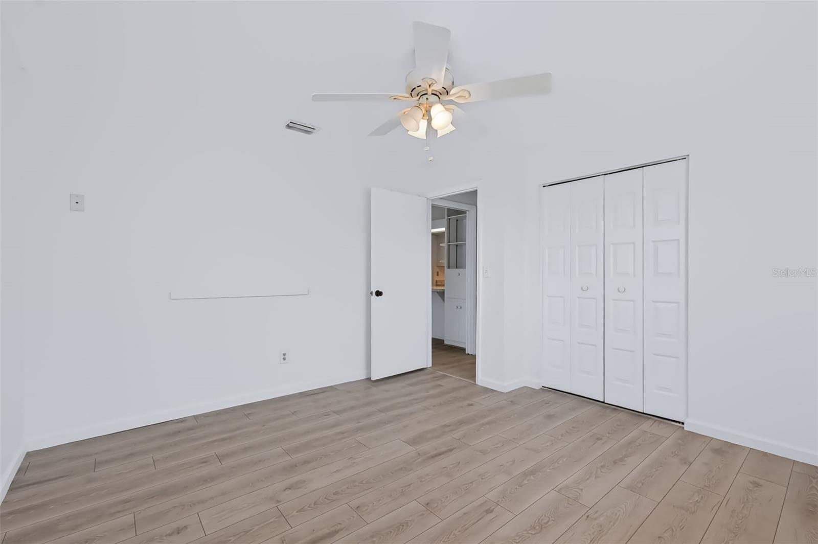 303 GREEN MANOR DR — photo 25
