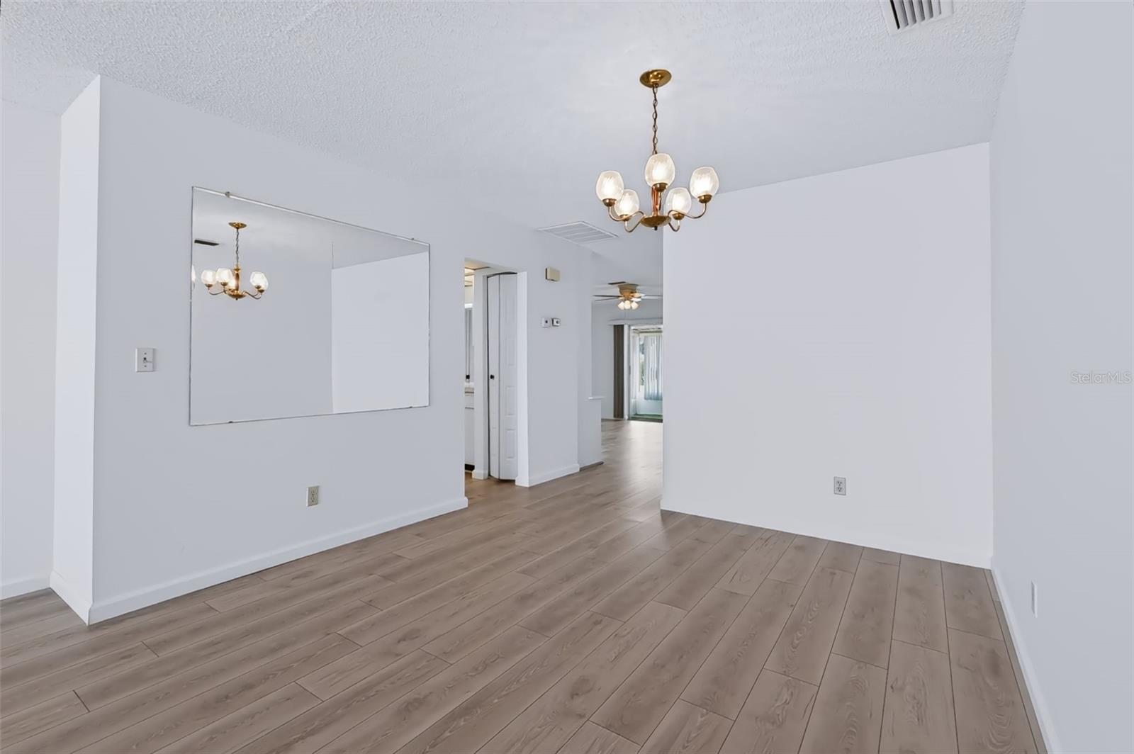 303 GREEN MANOR DR — photo 16