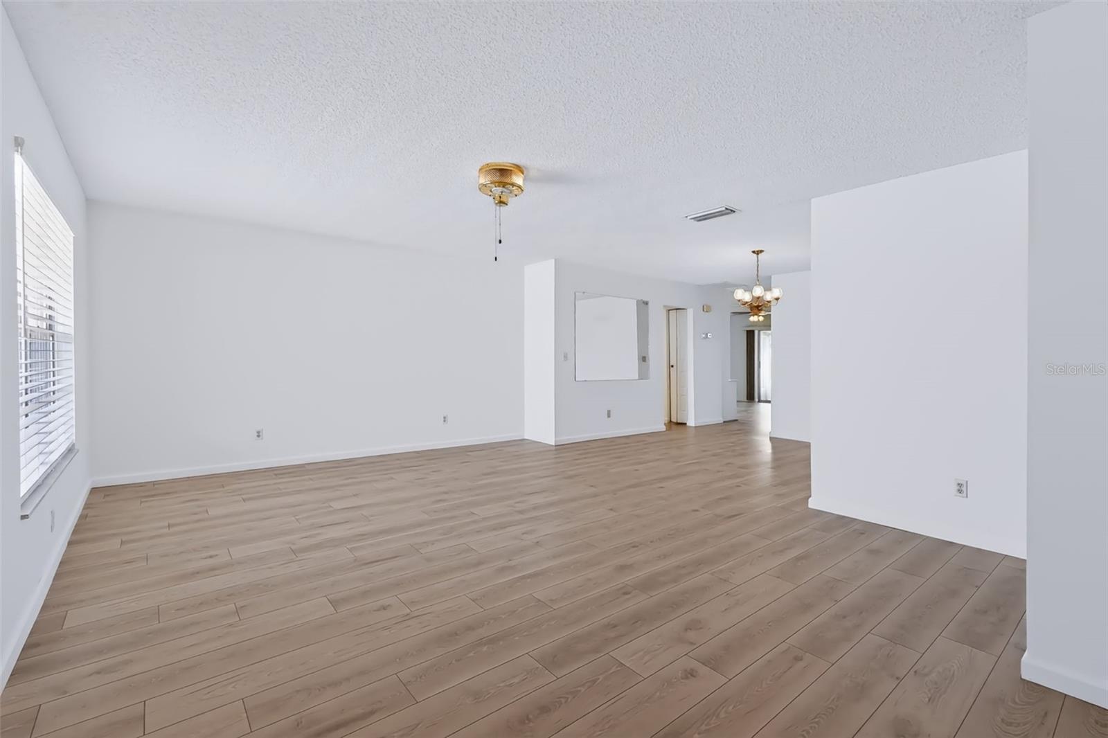 303 GREEN MANOR DR — photo 7