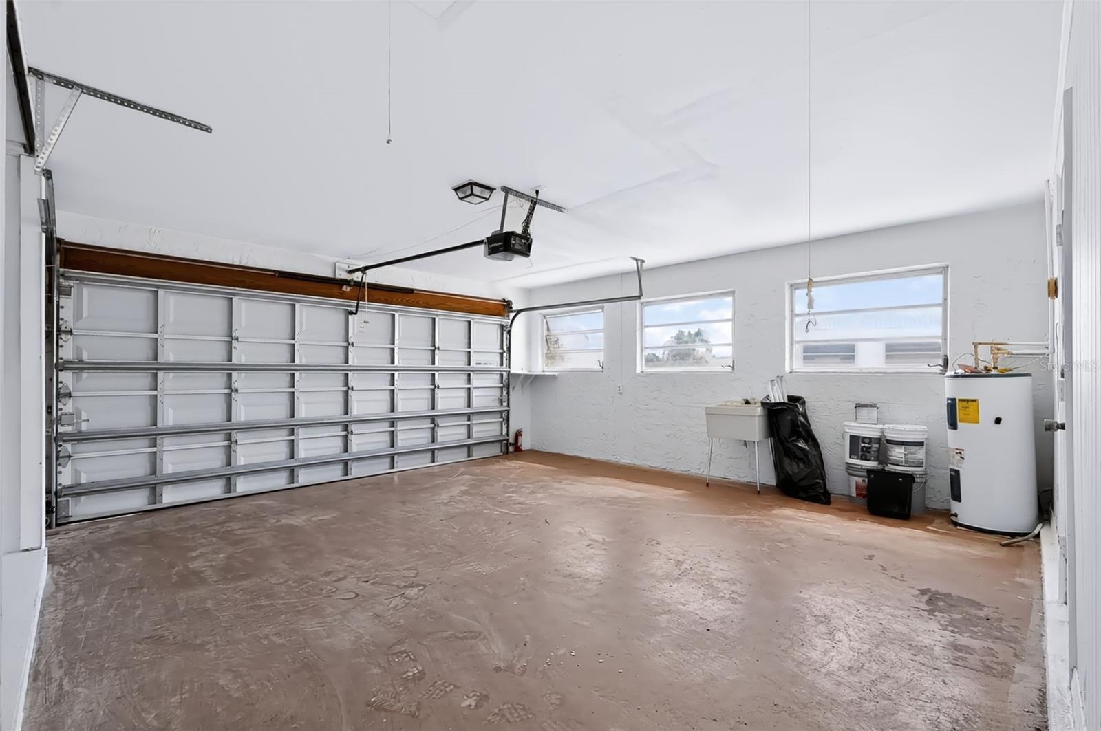 303 GREEN MANOR DR — photo 33
