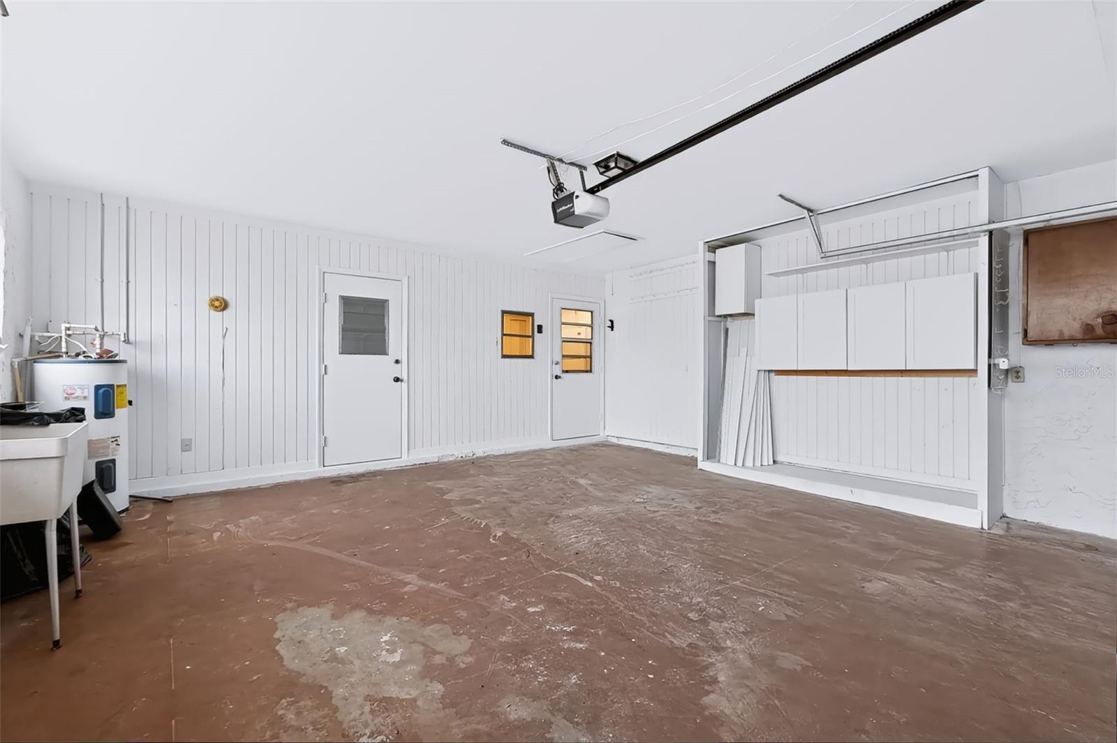 303 GREEN MANOR DR — photo 32