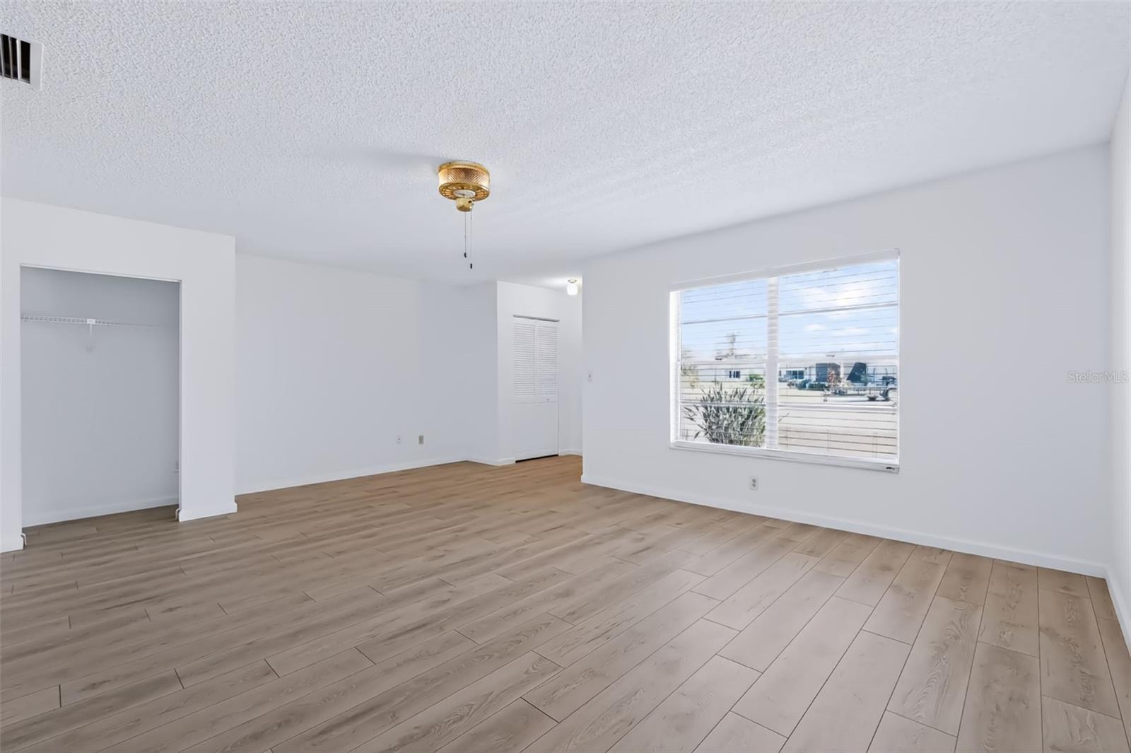 303 GREEN MANOR DR — photo 9