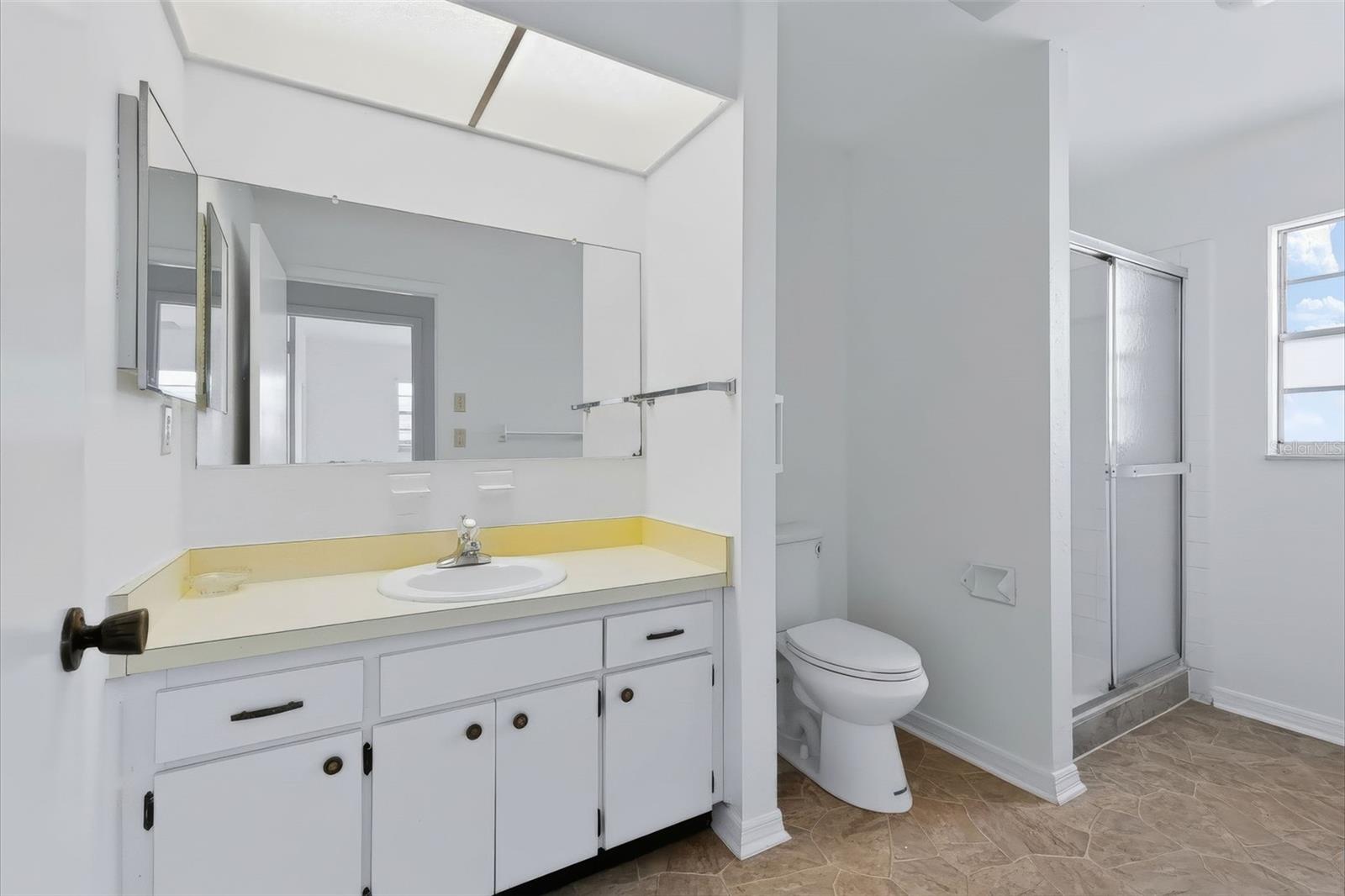 303 GREEN MANOR DR — photo 26