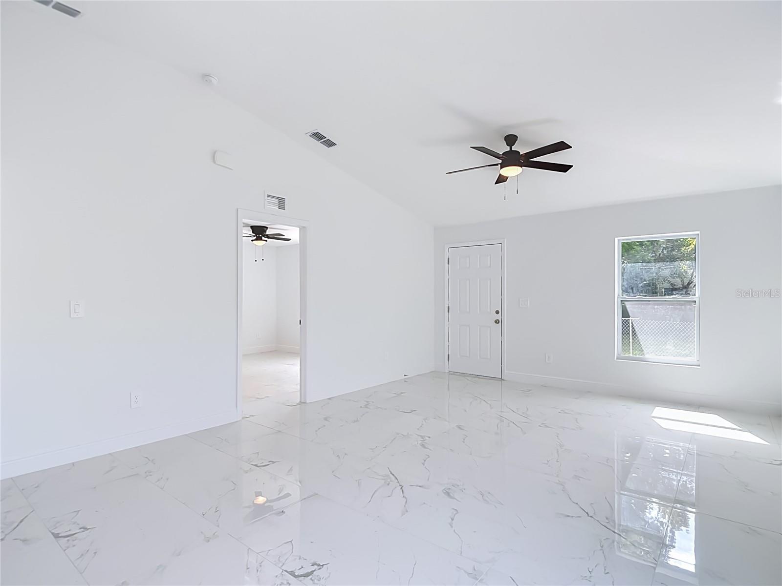 8410 N LAMAR ST — photo 7