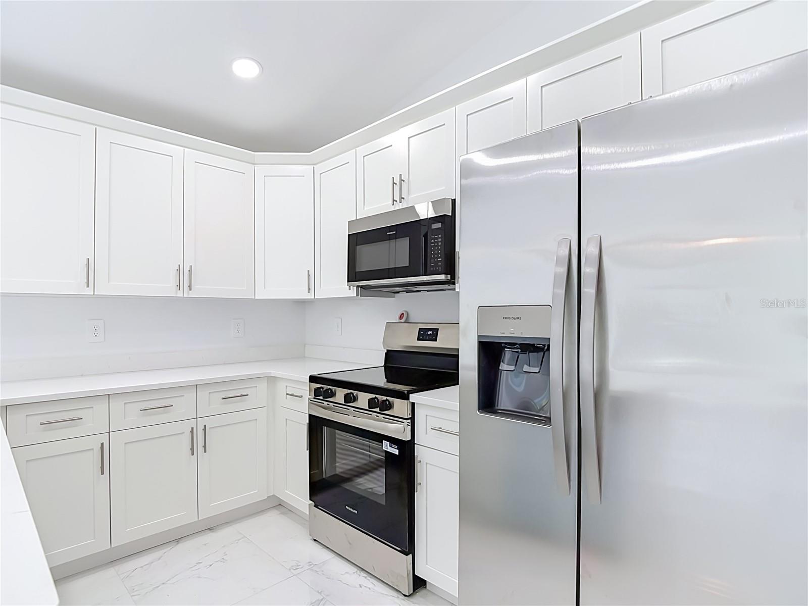 8410 N LAMAR ST — photo 11