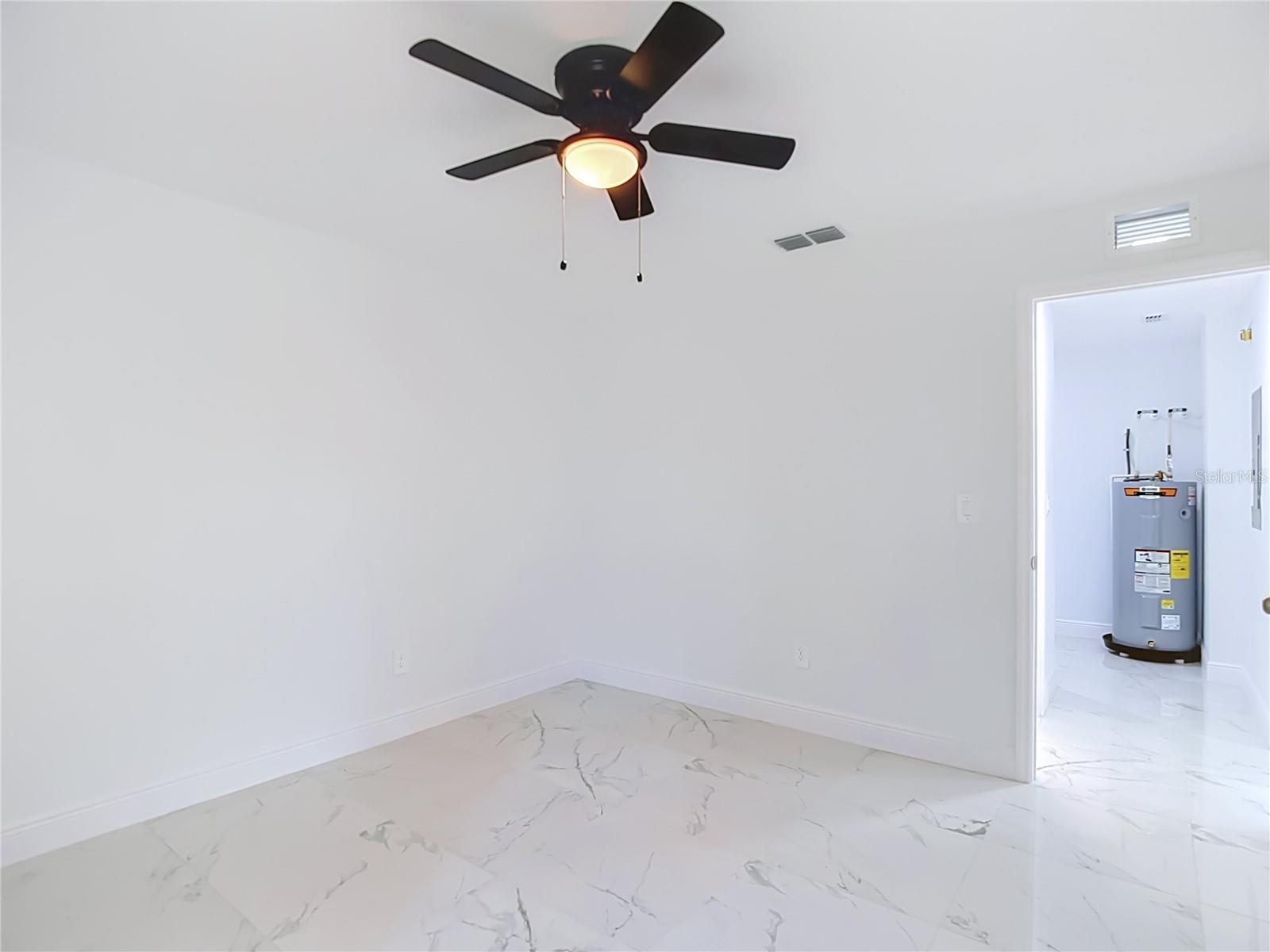 8410 N LAMAR ST — photo 24