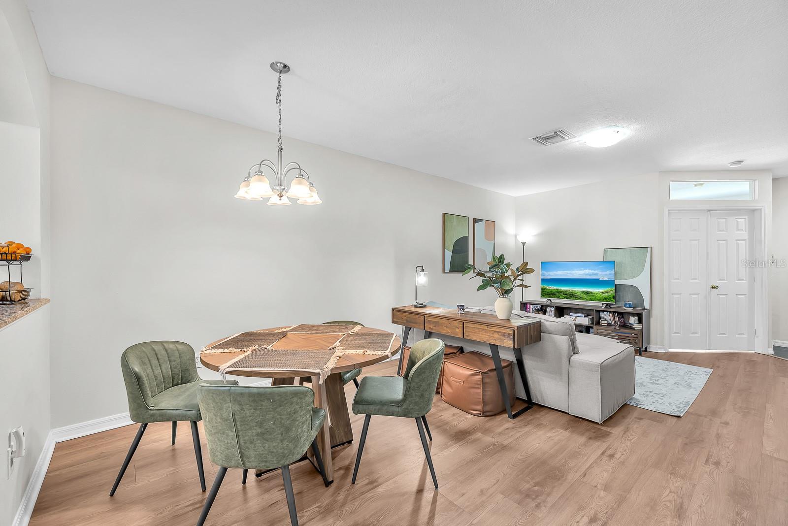 5819 FISHHAWK RIDGE DR — photo 4