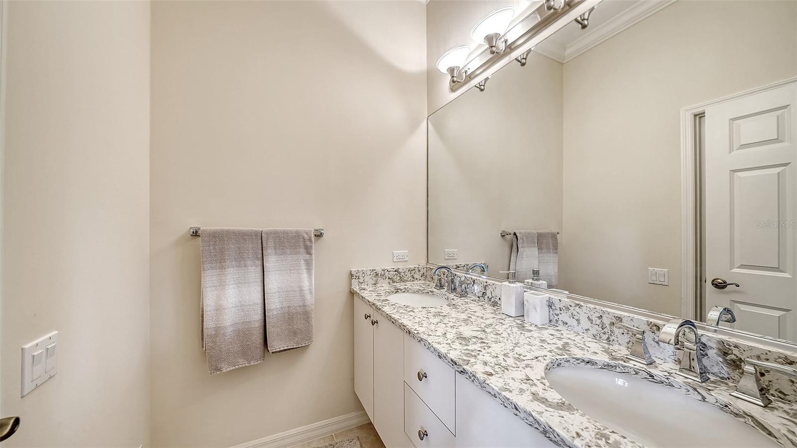 642 TRENTON WAY — photo 44