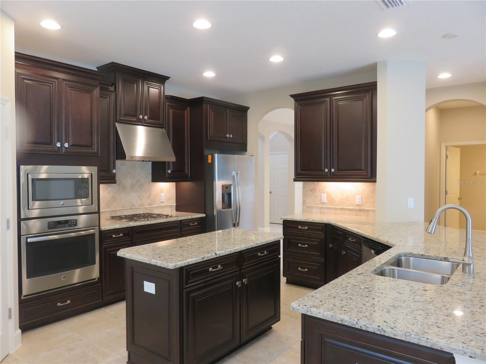 8813 TROPICAL PALM DR — photo 6