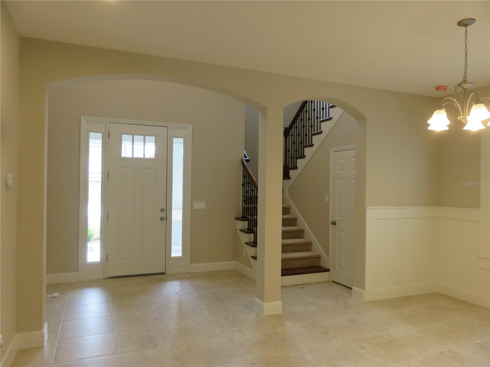 8813 TROPICAL PALM DR — photo 2