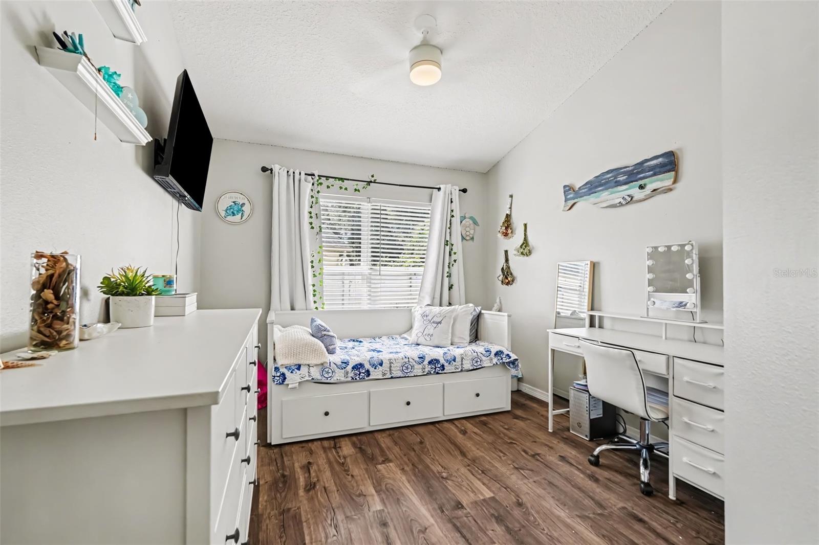 6805 BLUFF MEADOW CT — photo 13