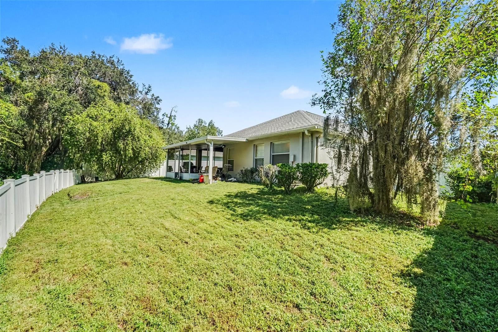 6805 BLUFF MEADOW CT — photo 19