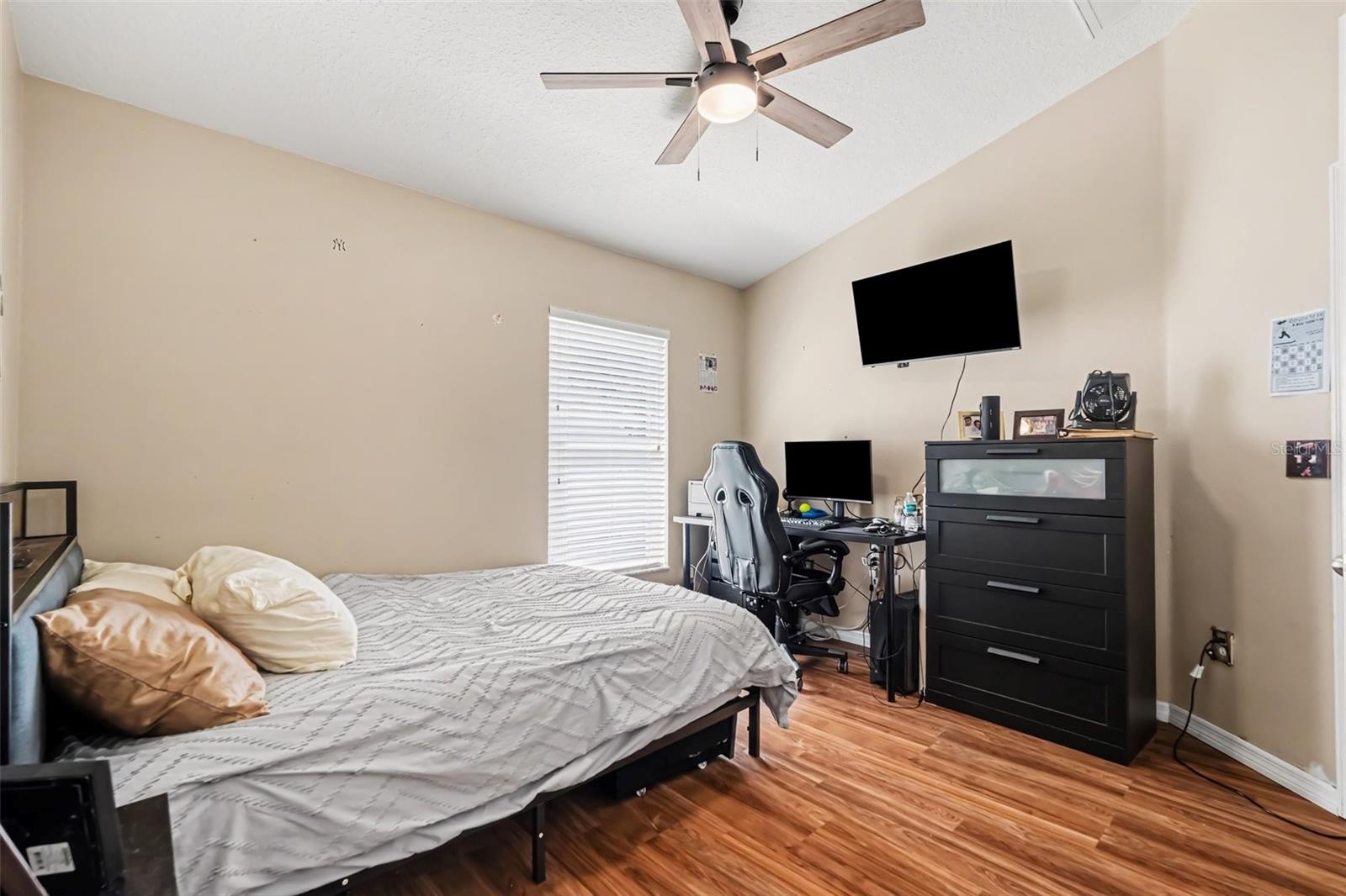 6805 BLUFF MEADOW CT — photo 12