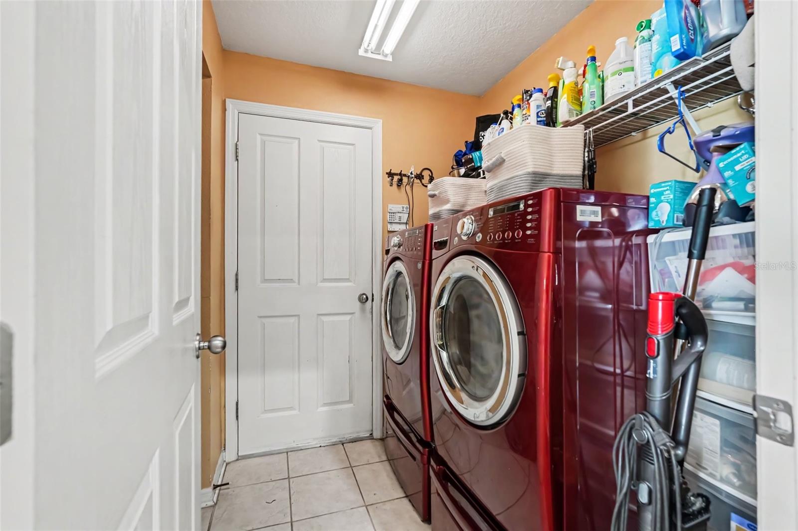6805 BLUFF MEADOW CT — photo 16