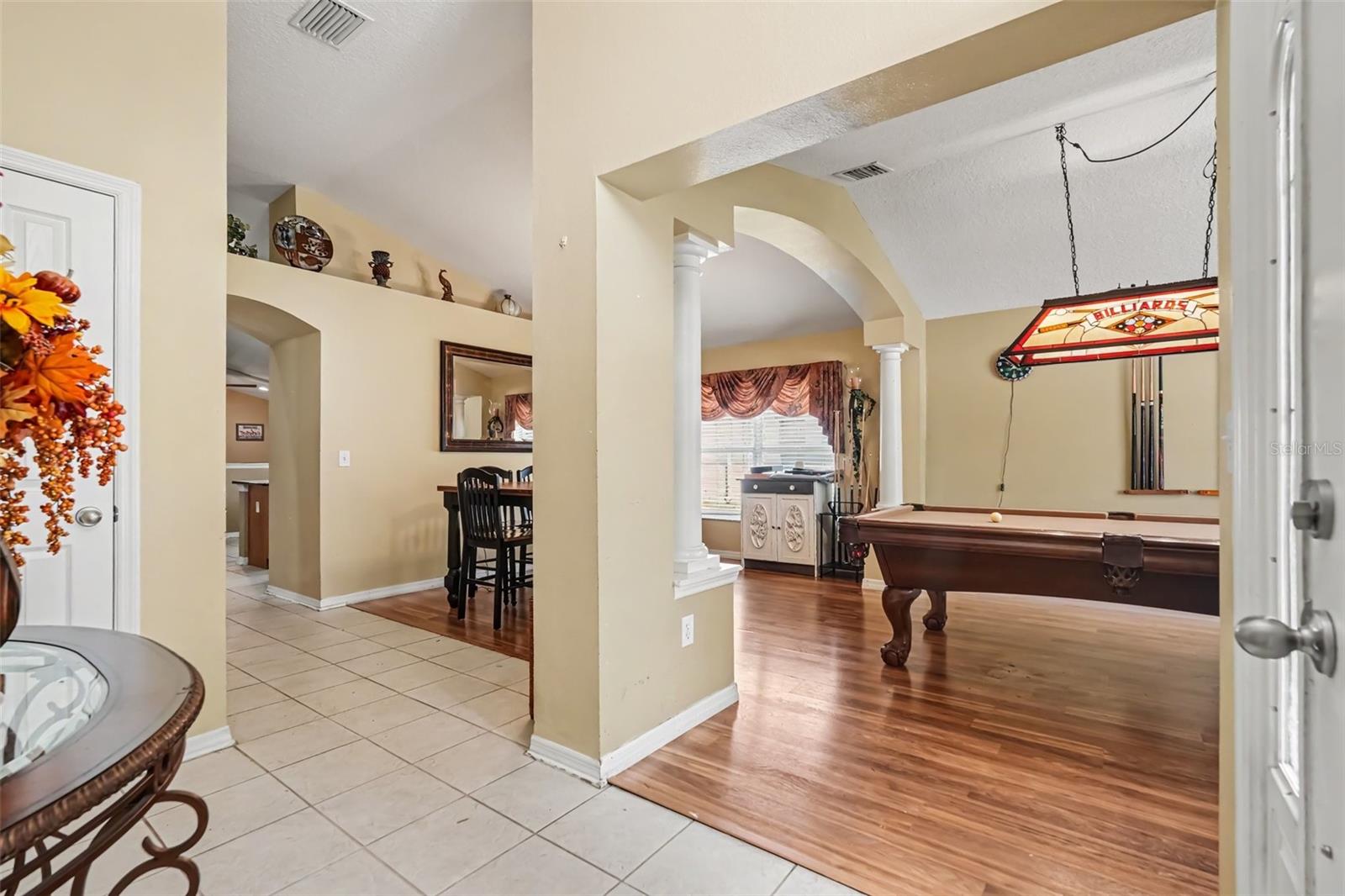 6805 BLUFF MEADOW CT — photo 2