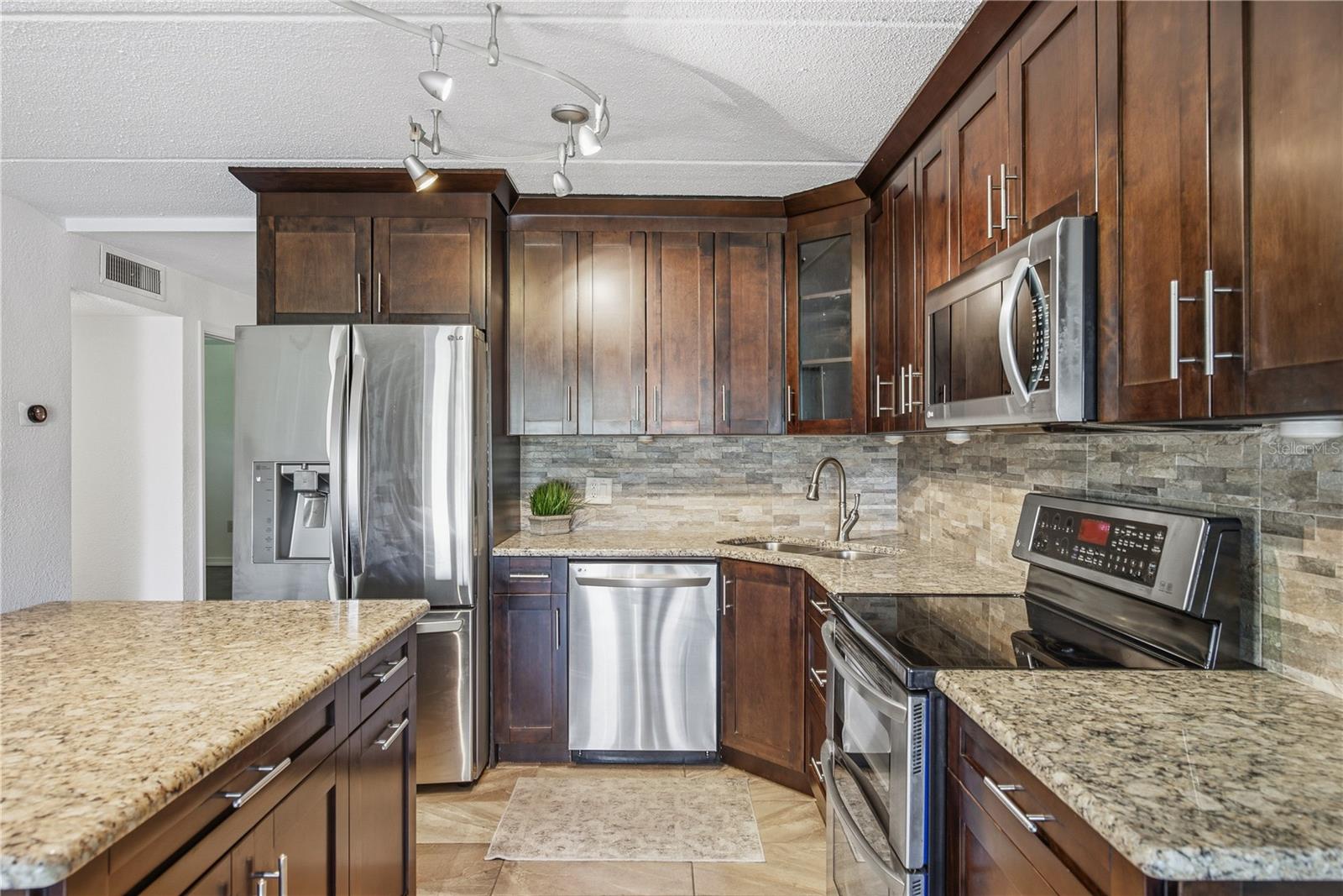 821 DELEON CT #109 — photo 14