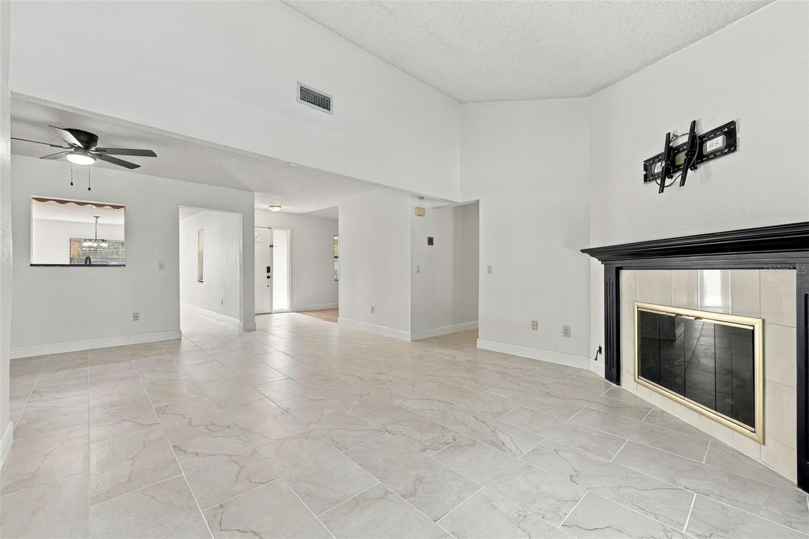 18306 CRAWLEY RD — photo 19