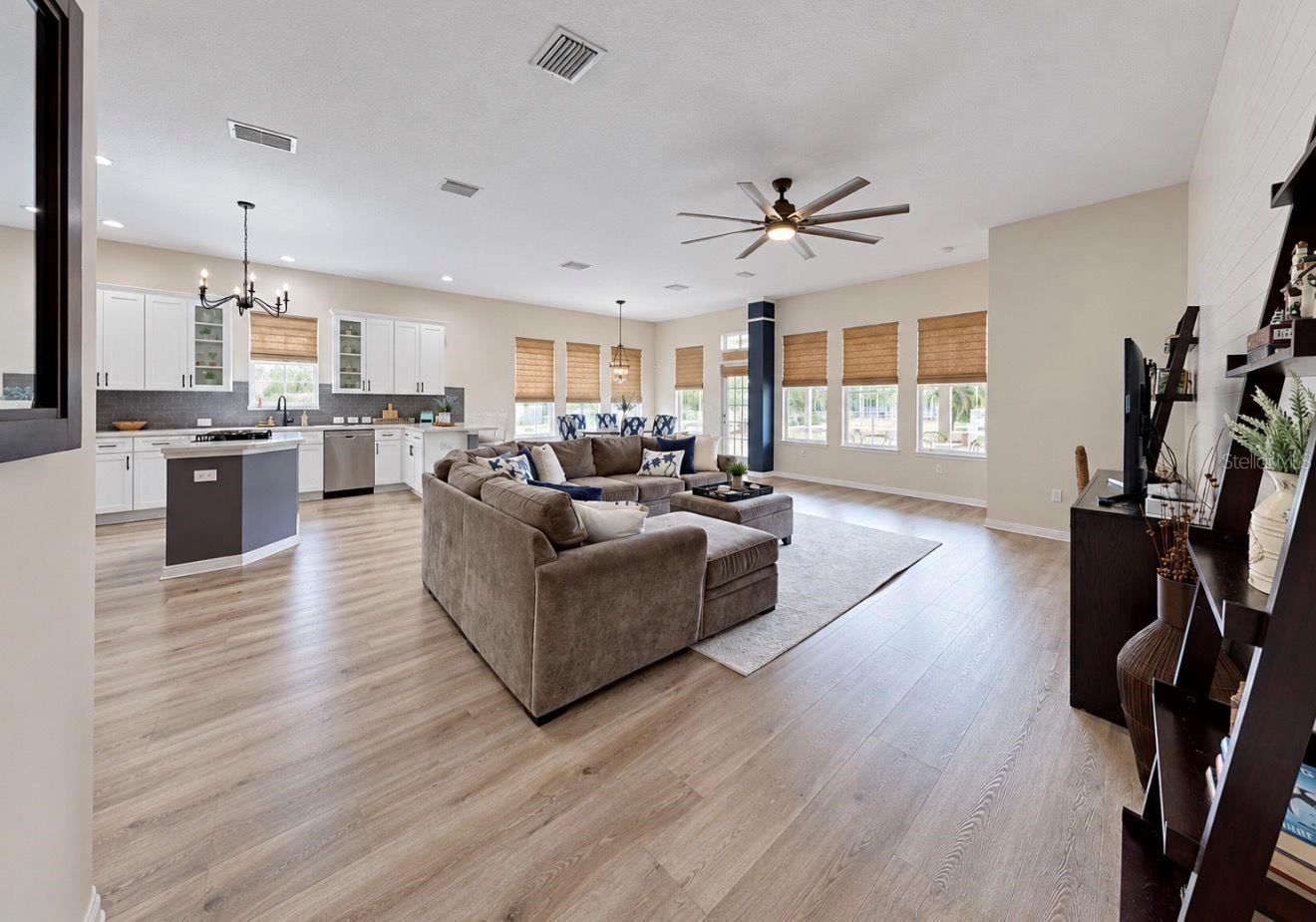 542 ISLEBAY DR — photo 14