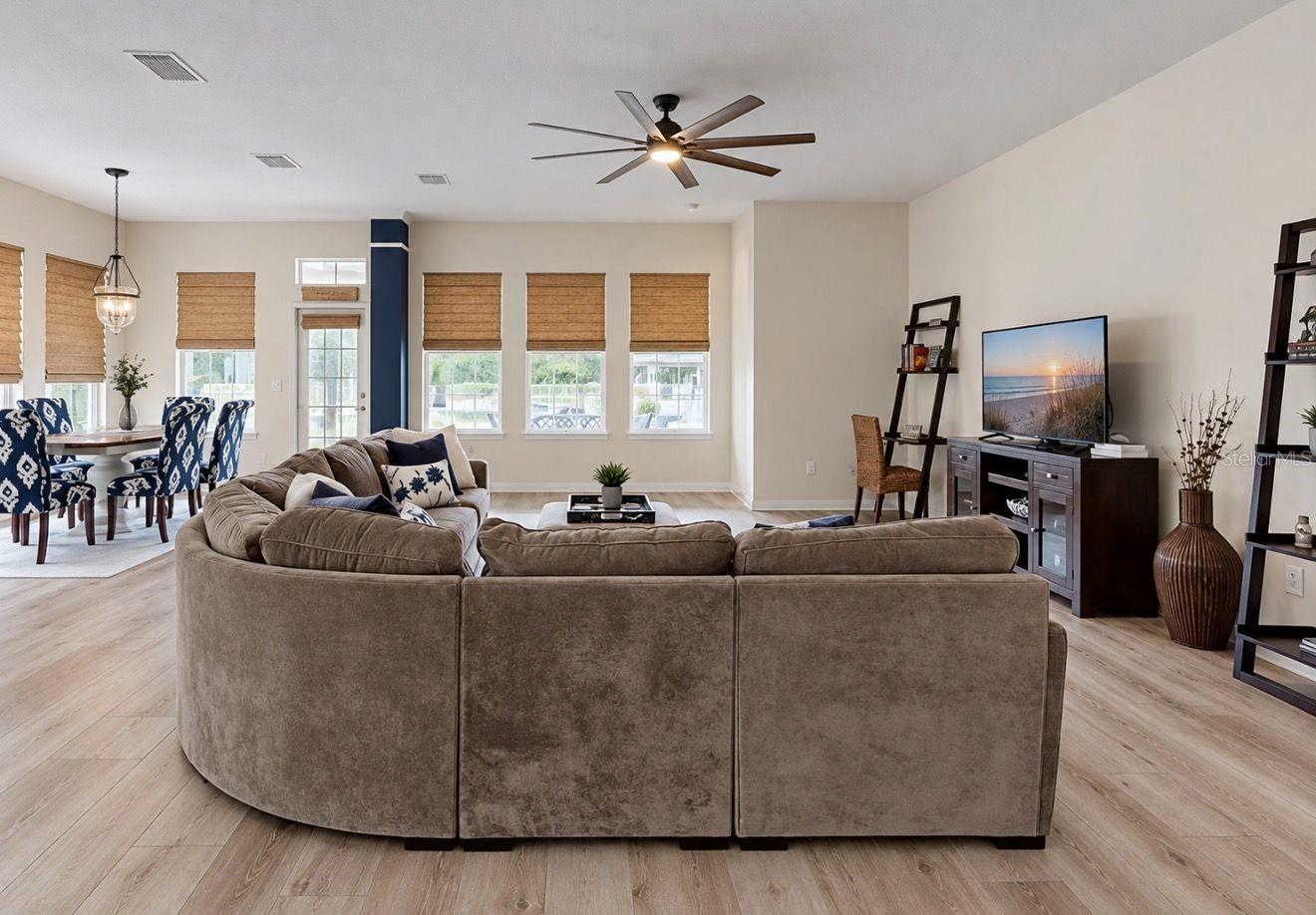 542 ISLEBAY DR — photo 18
