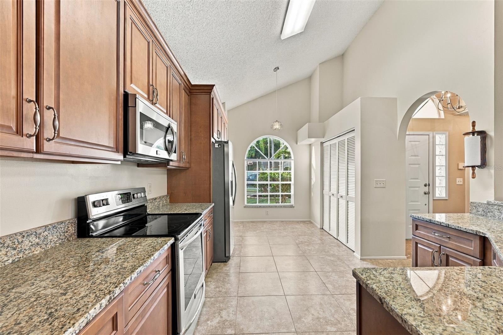 11109 CLAYRIDGE DR — photo 10
