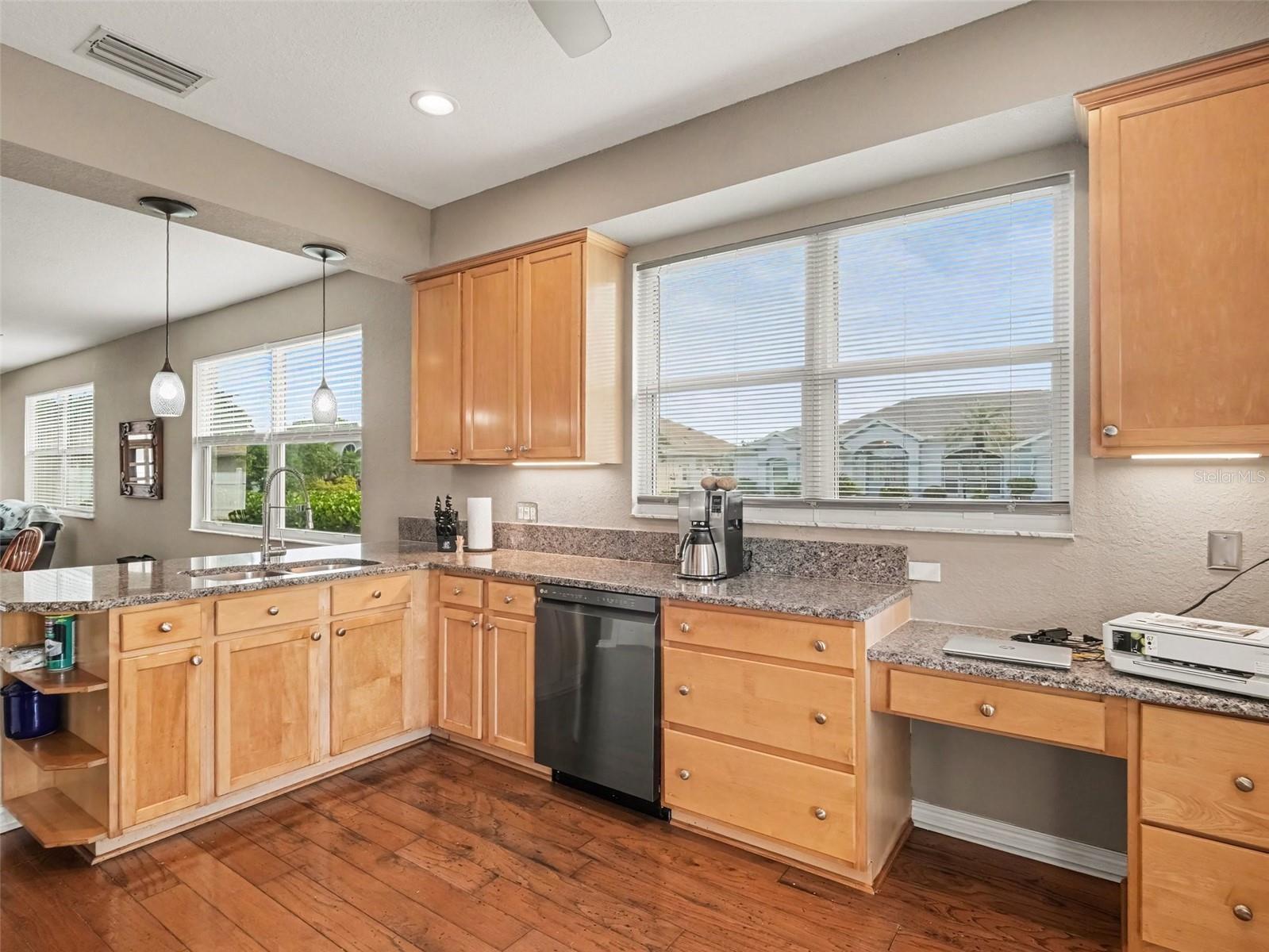 1380 WASHINGTON DR — photo 14