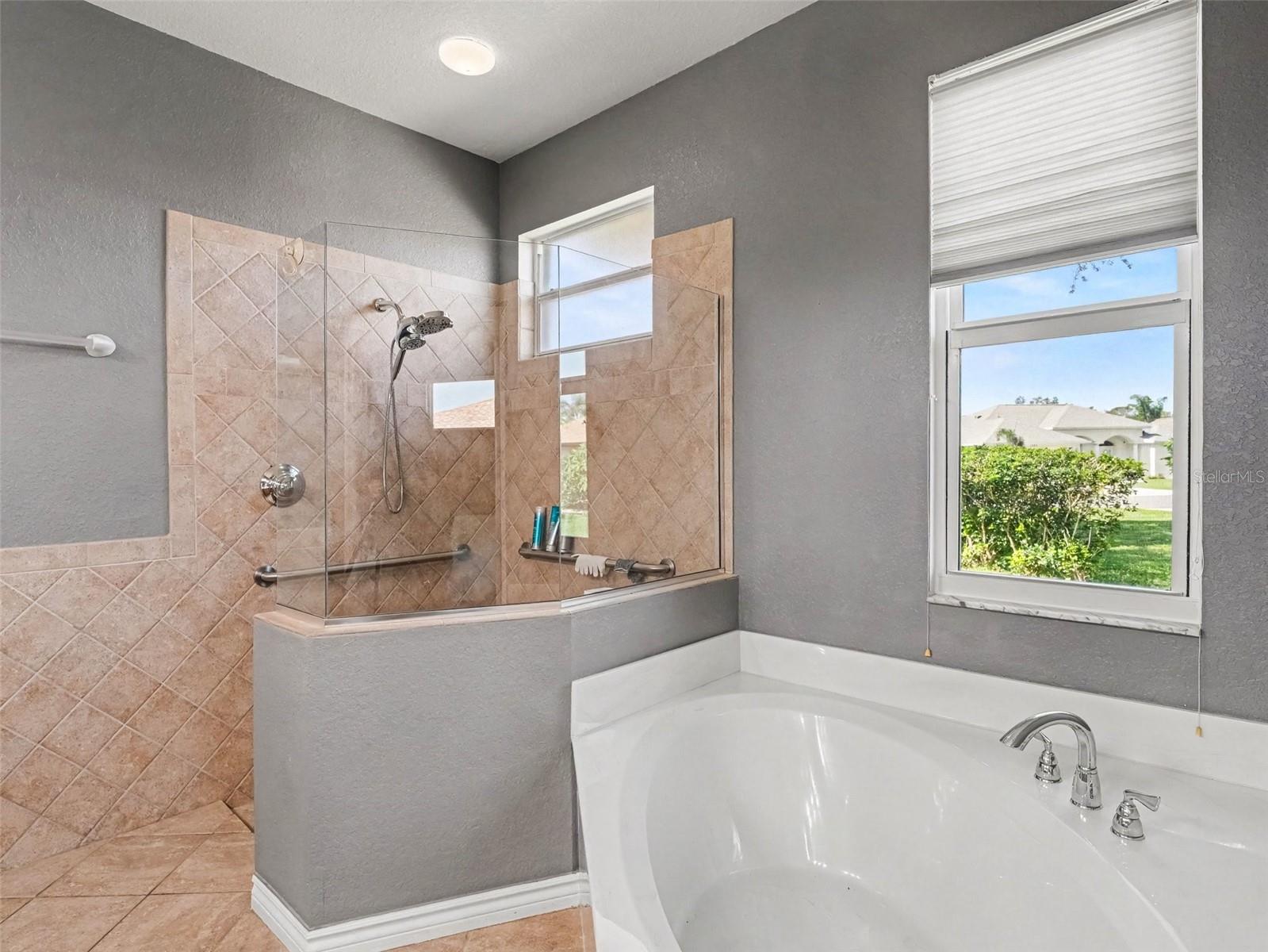 1380 WASHINGTON DR — photo 20
