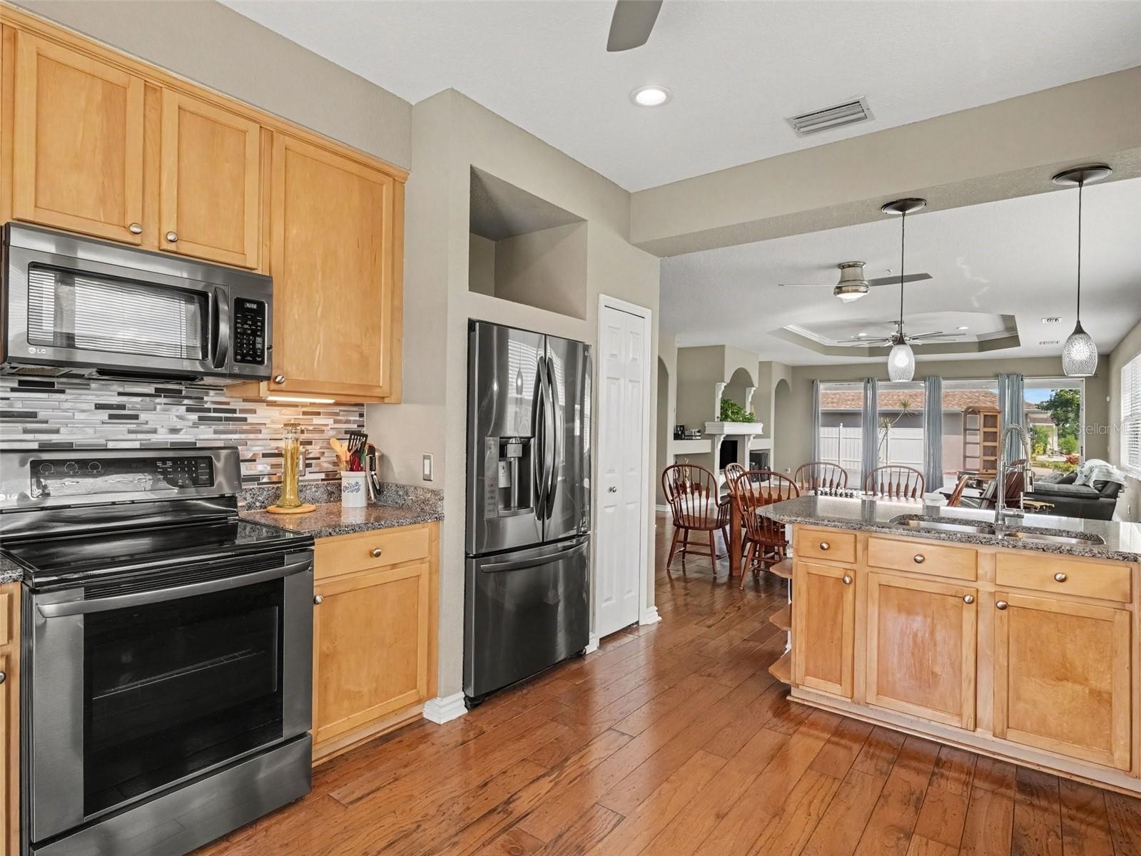 1380 WASHINGTON DR — photo 15