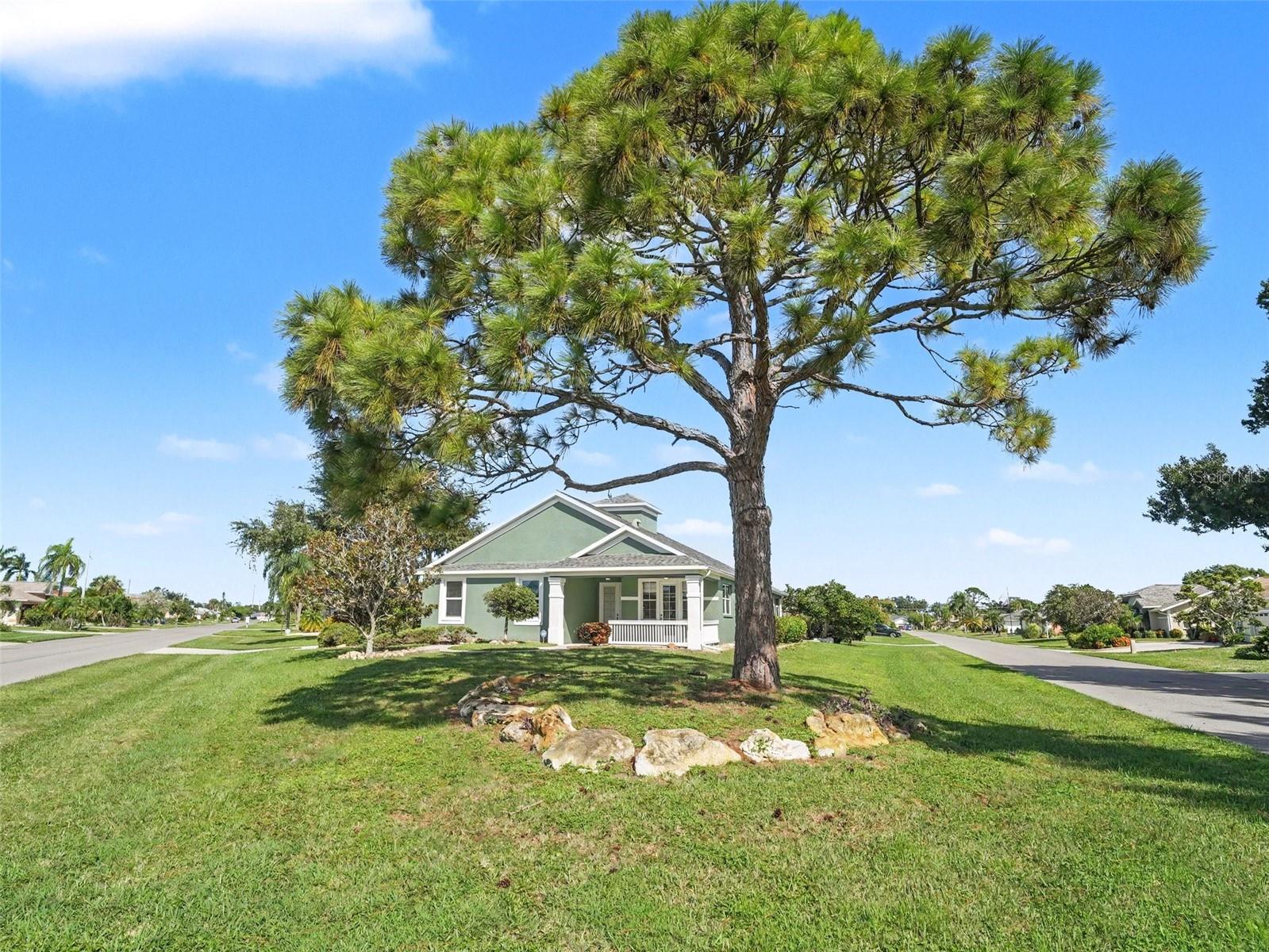 1380 WASHINGTON DR — photo 2