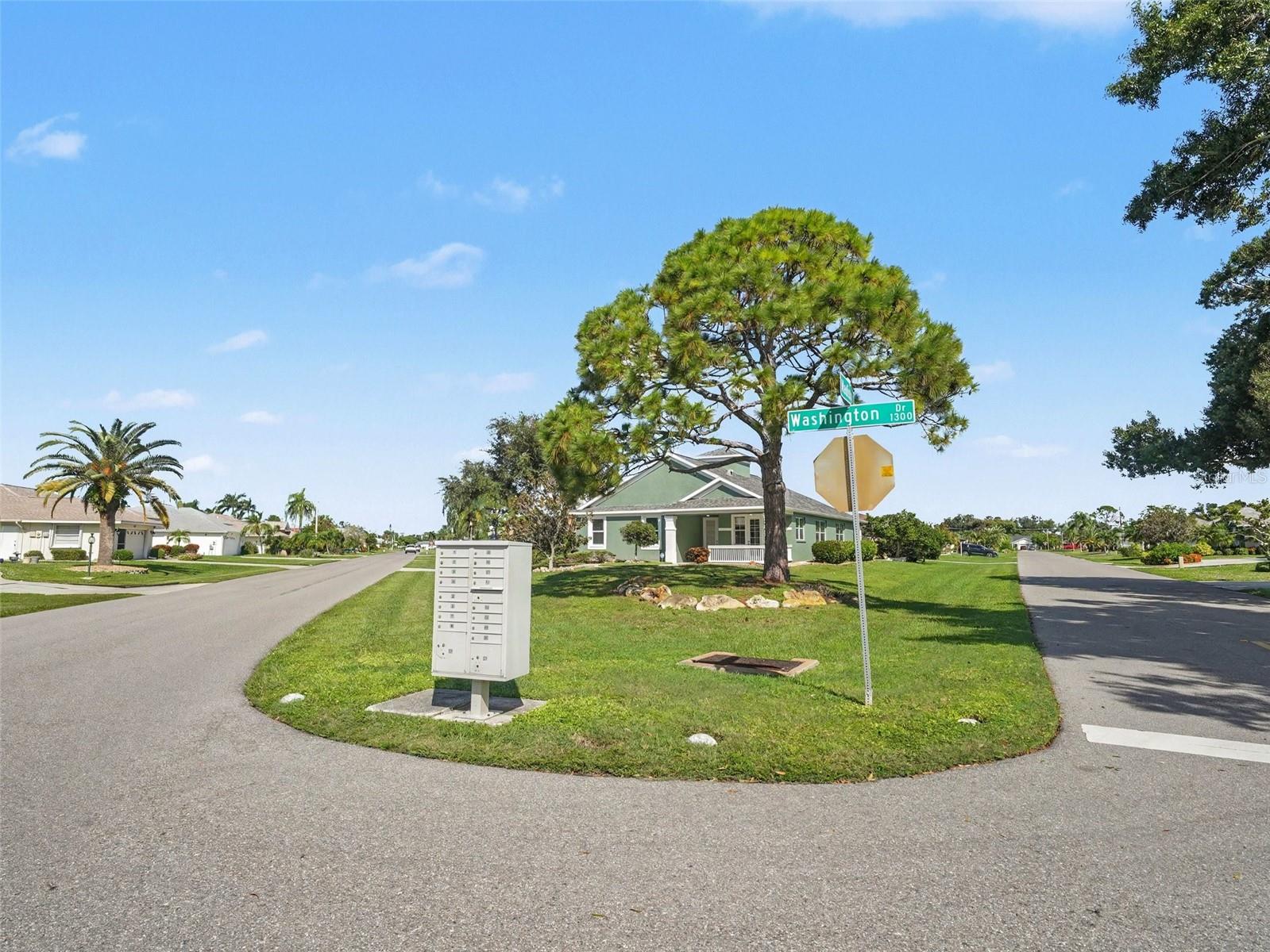 1380 WASHINGTON DR — photo 3