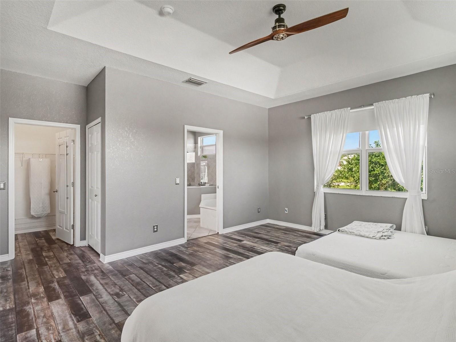 1380 WASHINGTON DR — photo 18