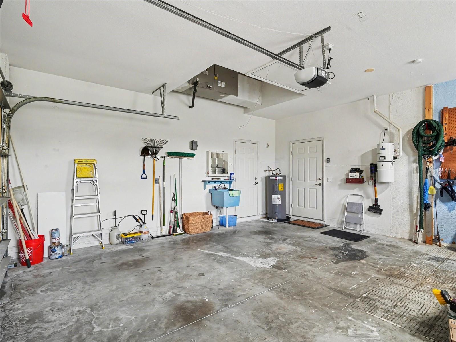 1380 WASHINGTON DR — photo 27